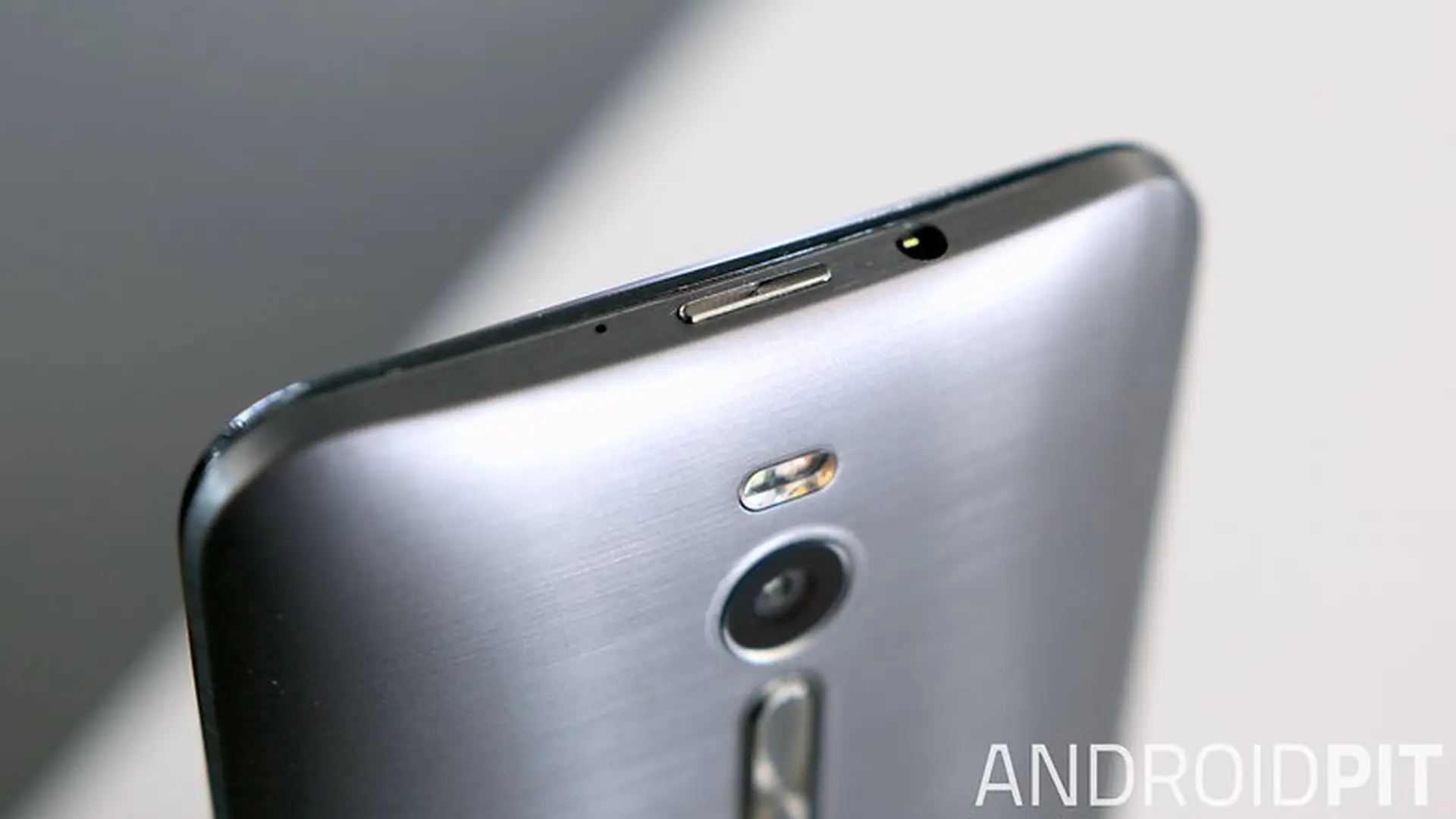 Tổng hợp thông tin về Asus Zenfone 3: giá bán, cấu hình và ngày ra mắt