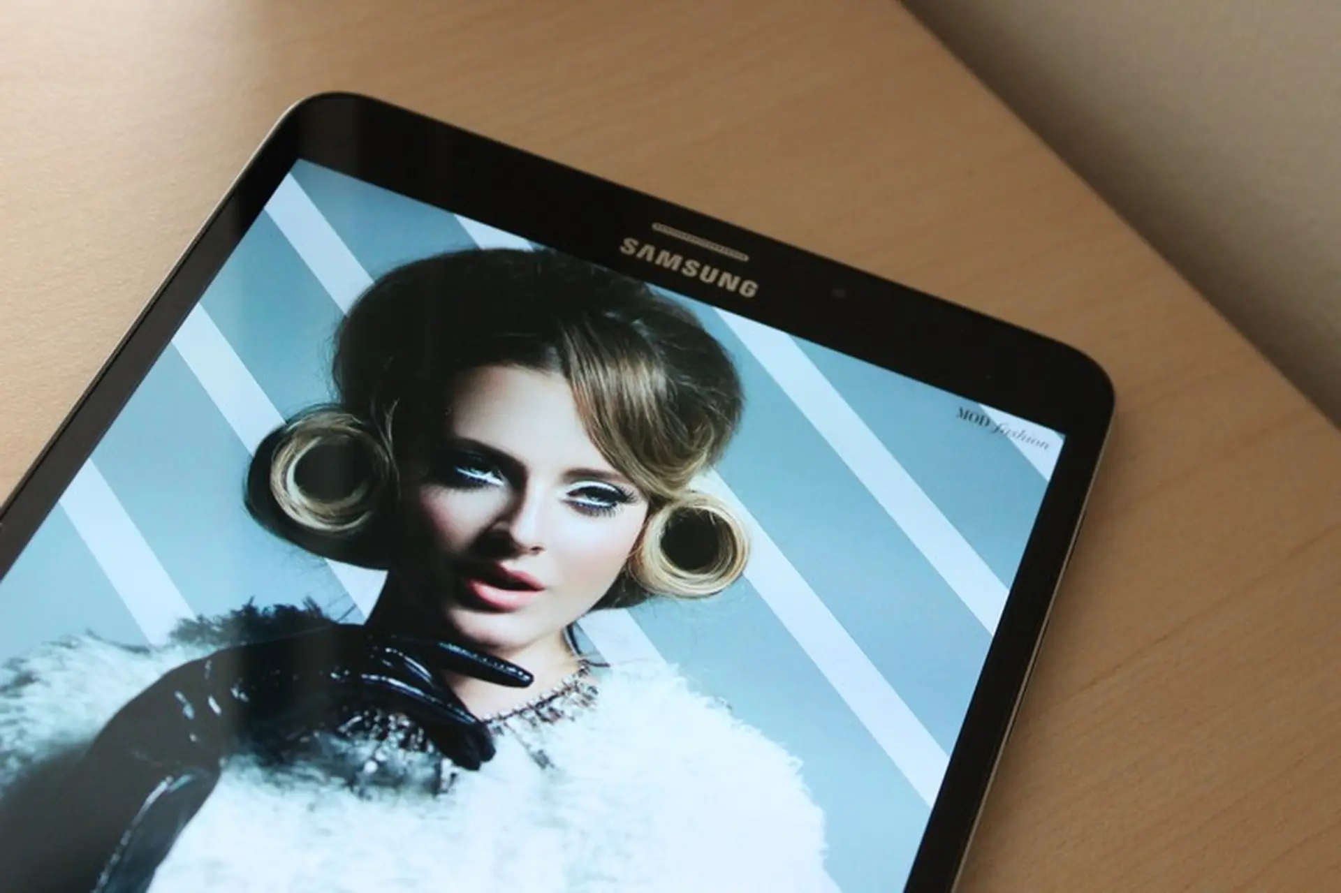 Đánh giá pin và hiệu năng của Samsung Galaxy Tab S2