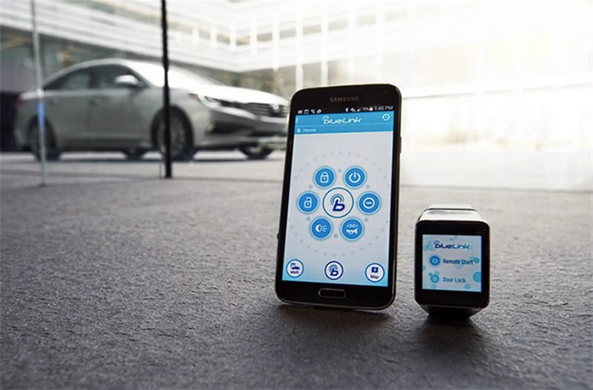 CES 2015: Bạn có thể mở khóa xe Hyundai  bằng smartwatch chạy Android Wear
