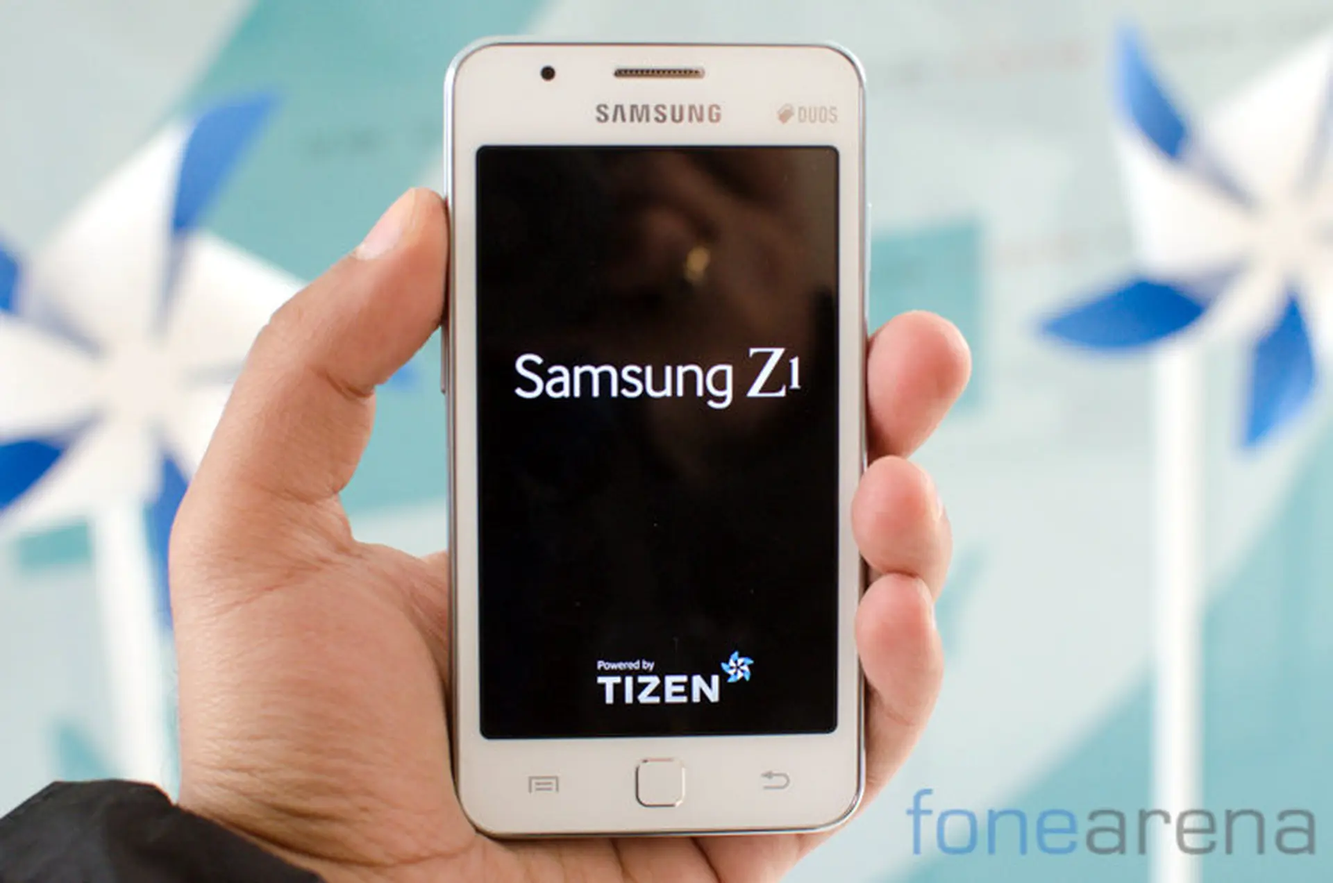 Trên tay Samsung Z1 chạy hệ điều hành Tizen