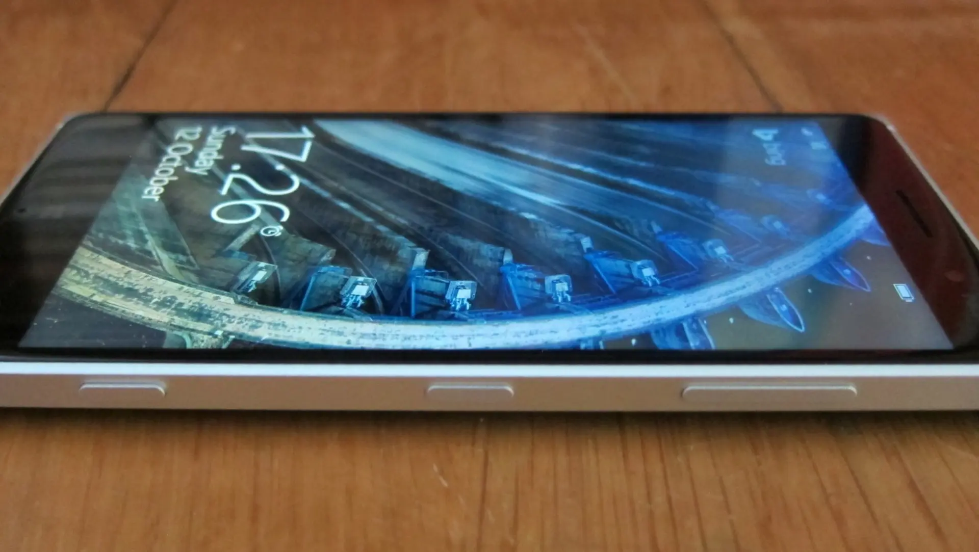 Microsoft sản xuất Lumia 830 giá rẻ