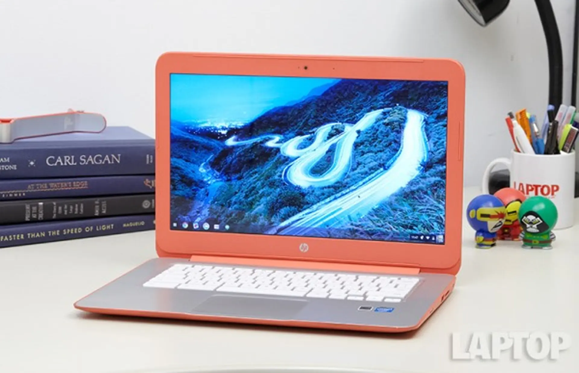 Tìm hiểu về thiết kế, bàn phím trên laptop HP Chromebook 14