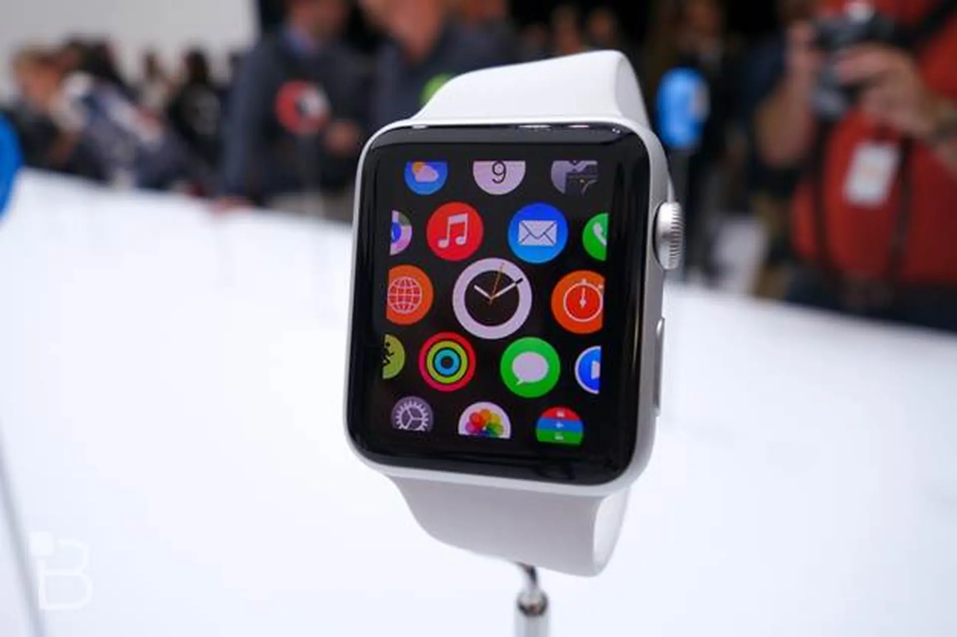 Apple Watch sẽ xuất xưởng vào tháng tư
