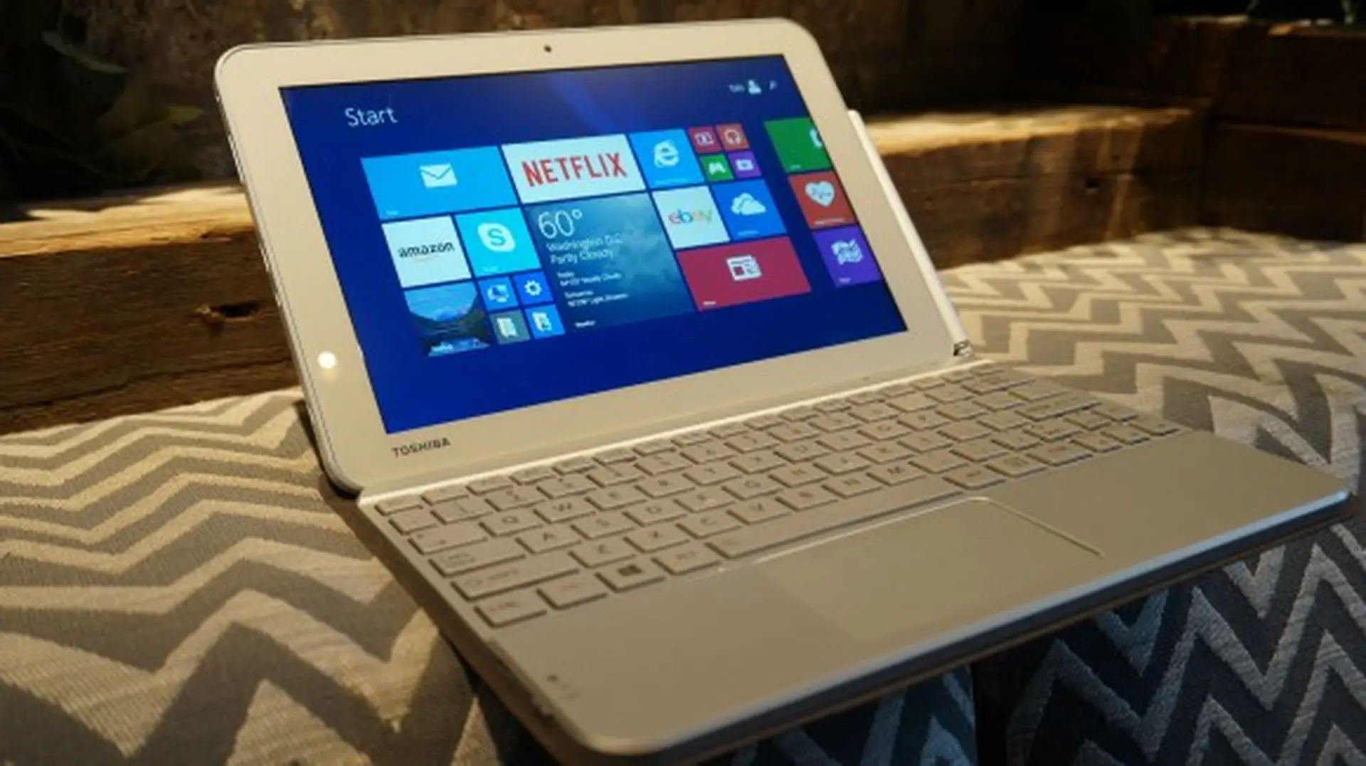 Toshiba Encore 2 Write mang đến trải nghiệm ấn tượng với bút TruPen