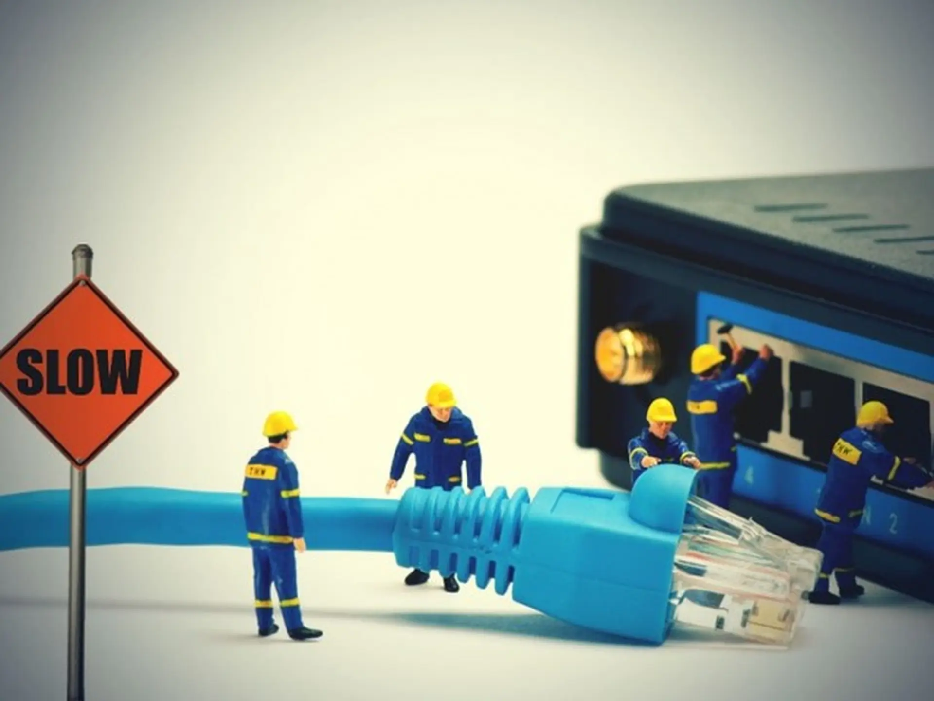 Những chiêu đối phó với internet siêu chậm sau sự cố đứt cáp quang