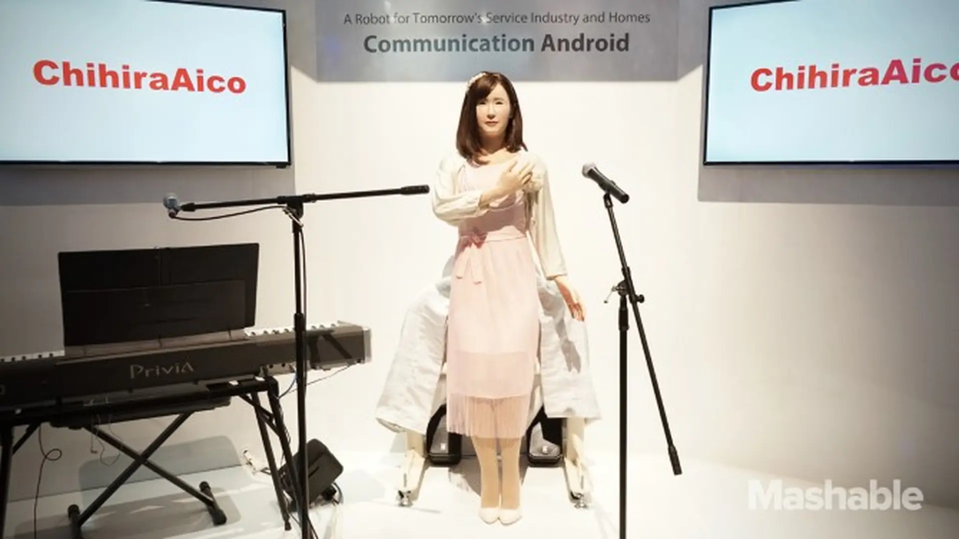 Robot y hệt người thật được Toshiba giới thiệu tại CES 2015