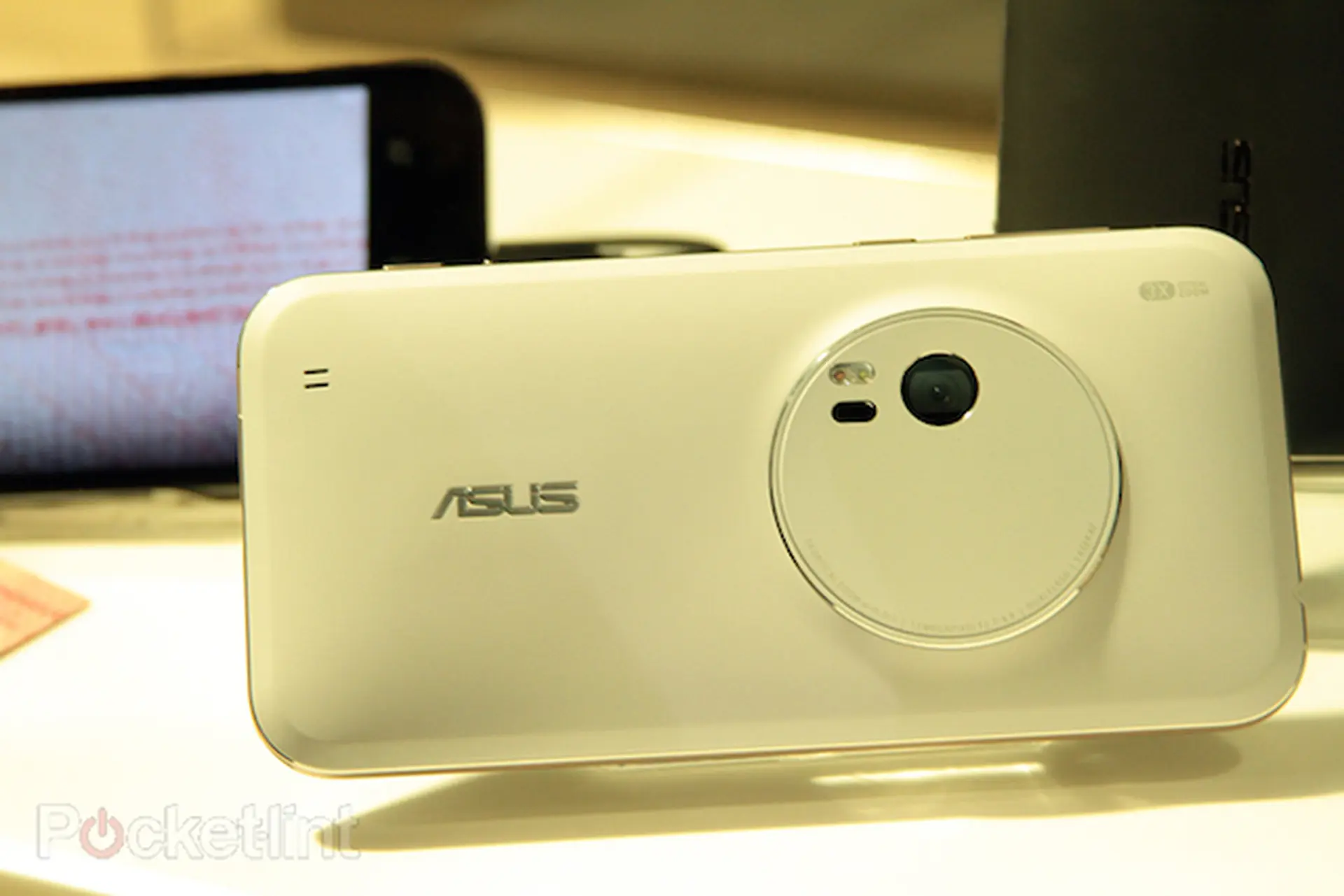 Điểm mặt một vài Smartphone gây ấn tượng tại CES 2015