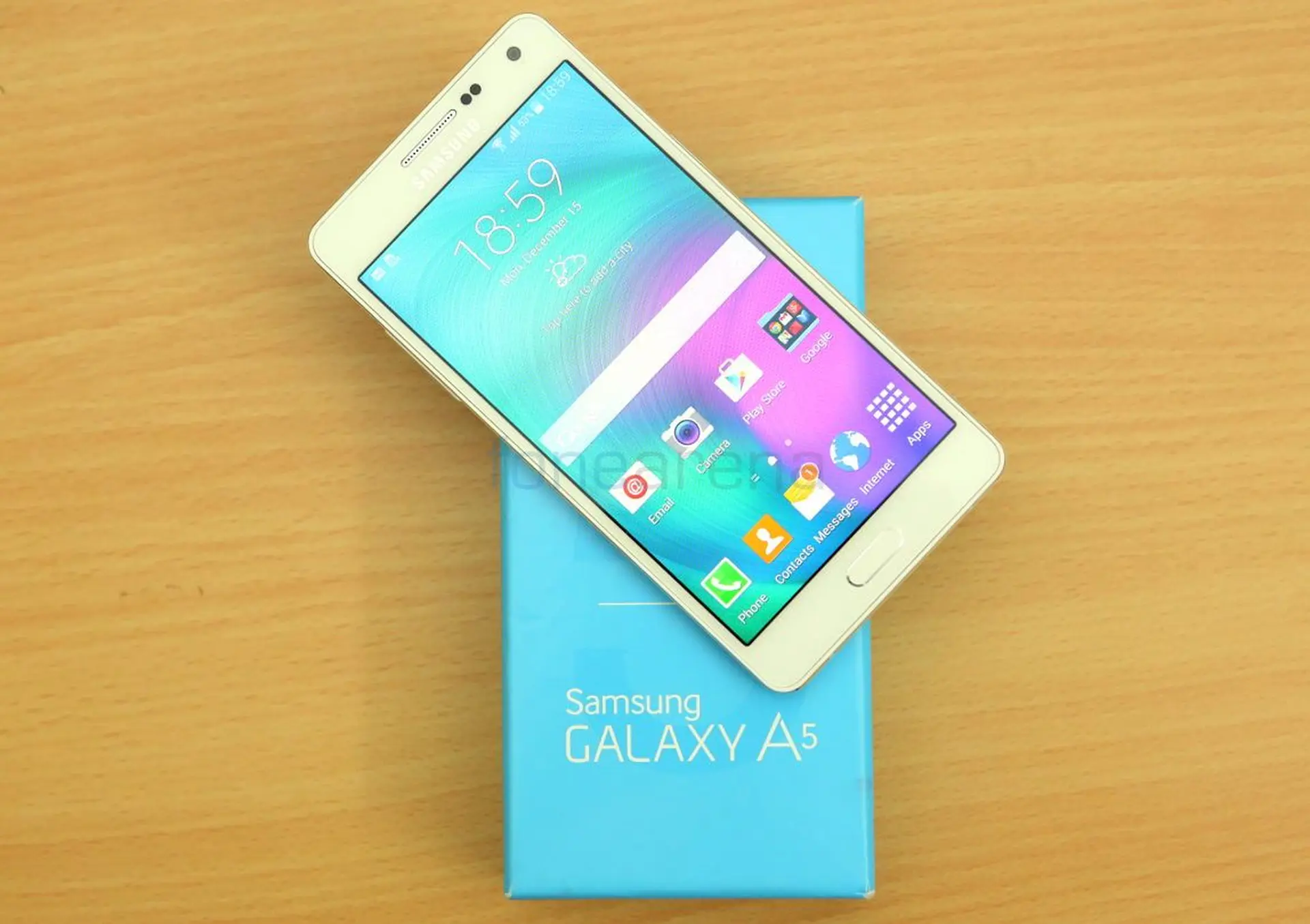 Vì sao Samsung Galaxy A5 được nhiều người chào đón?