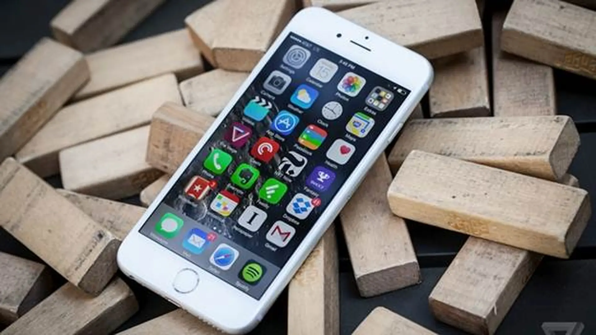 So sánh về hiệu suất của iOS 8.3 vs Android 5.0 Lollipop vs Windows Mobile 10