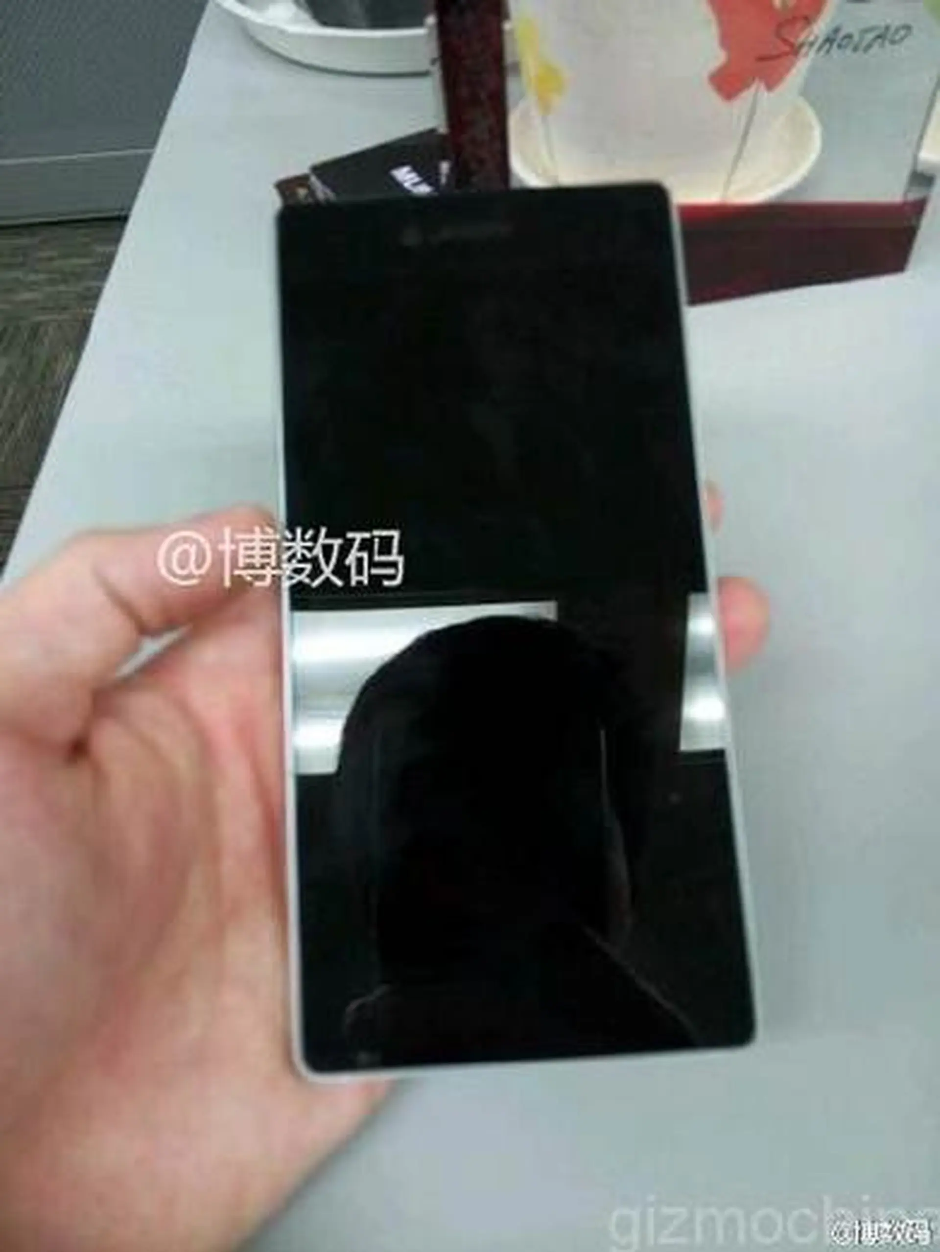 Rò rỉ hình ảnh và thông số kỹ thuật của Lenovo Vibe Z3 Pro