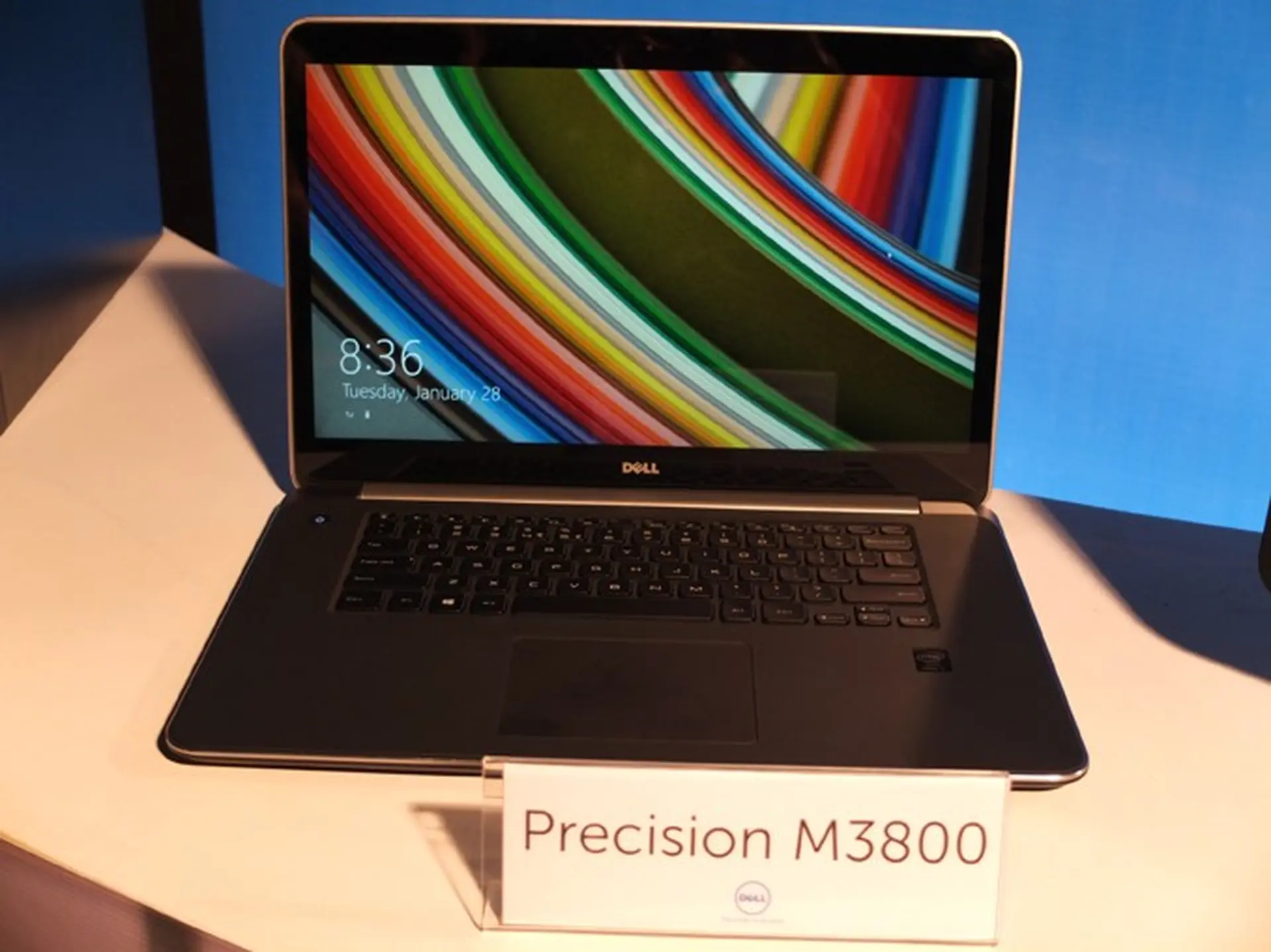 Dell Precision M3800 - Máy tính xách tay dành cho tín đồ Linux 