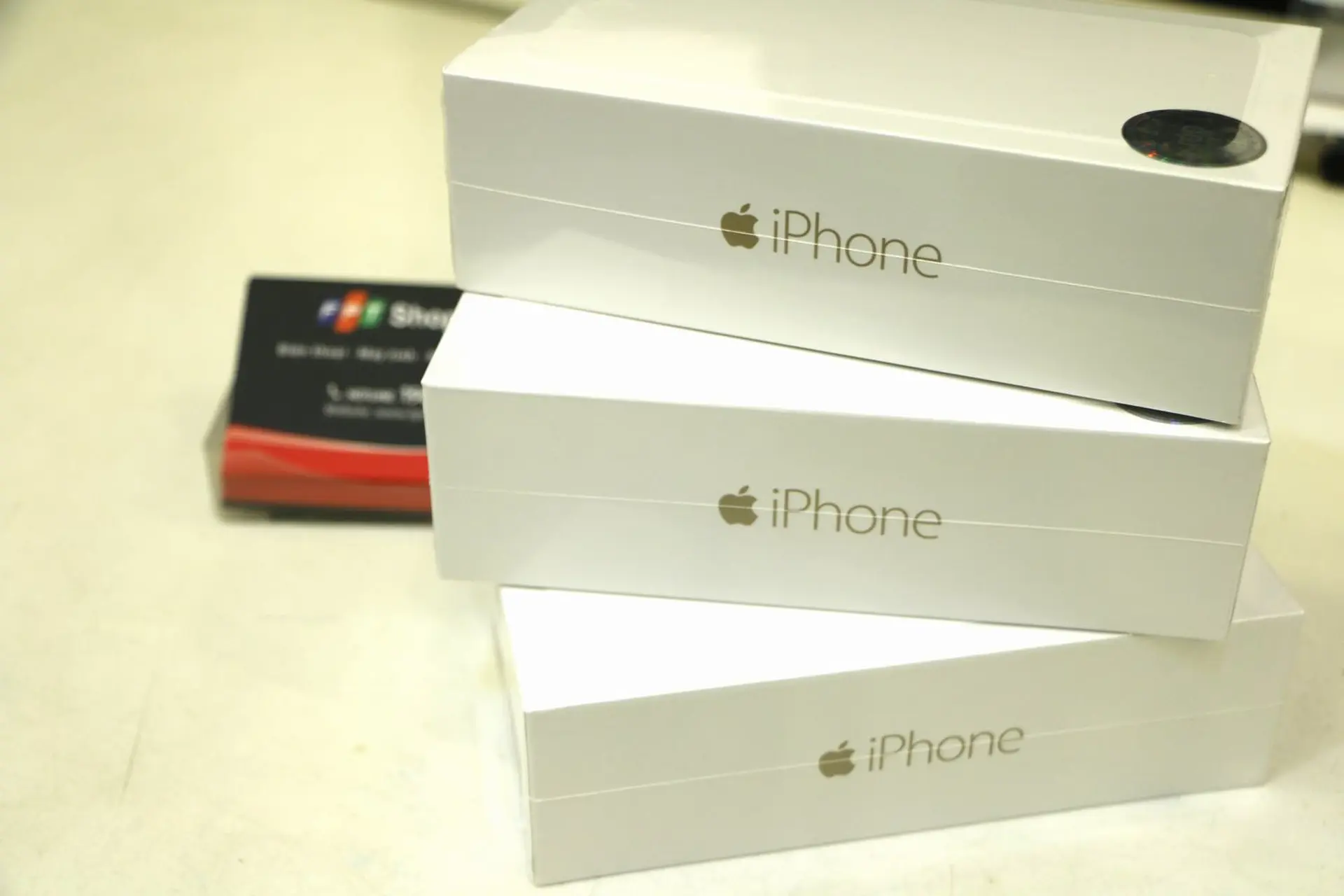 iPhone chính hãng FPT tại Việt Nam chế độ bảo hành như thế nào?