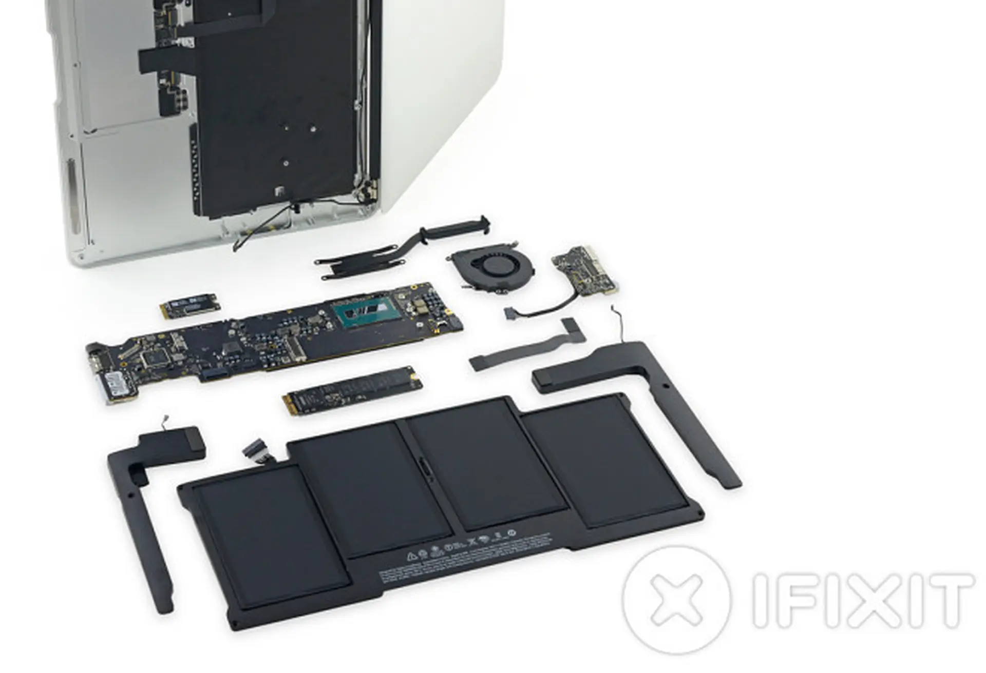 Apple MacBook Air sẽ sử dụng pin rời trong năm nay