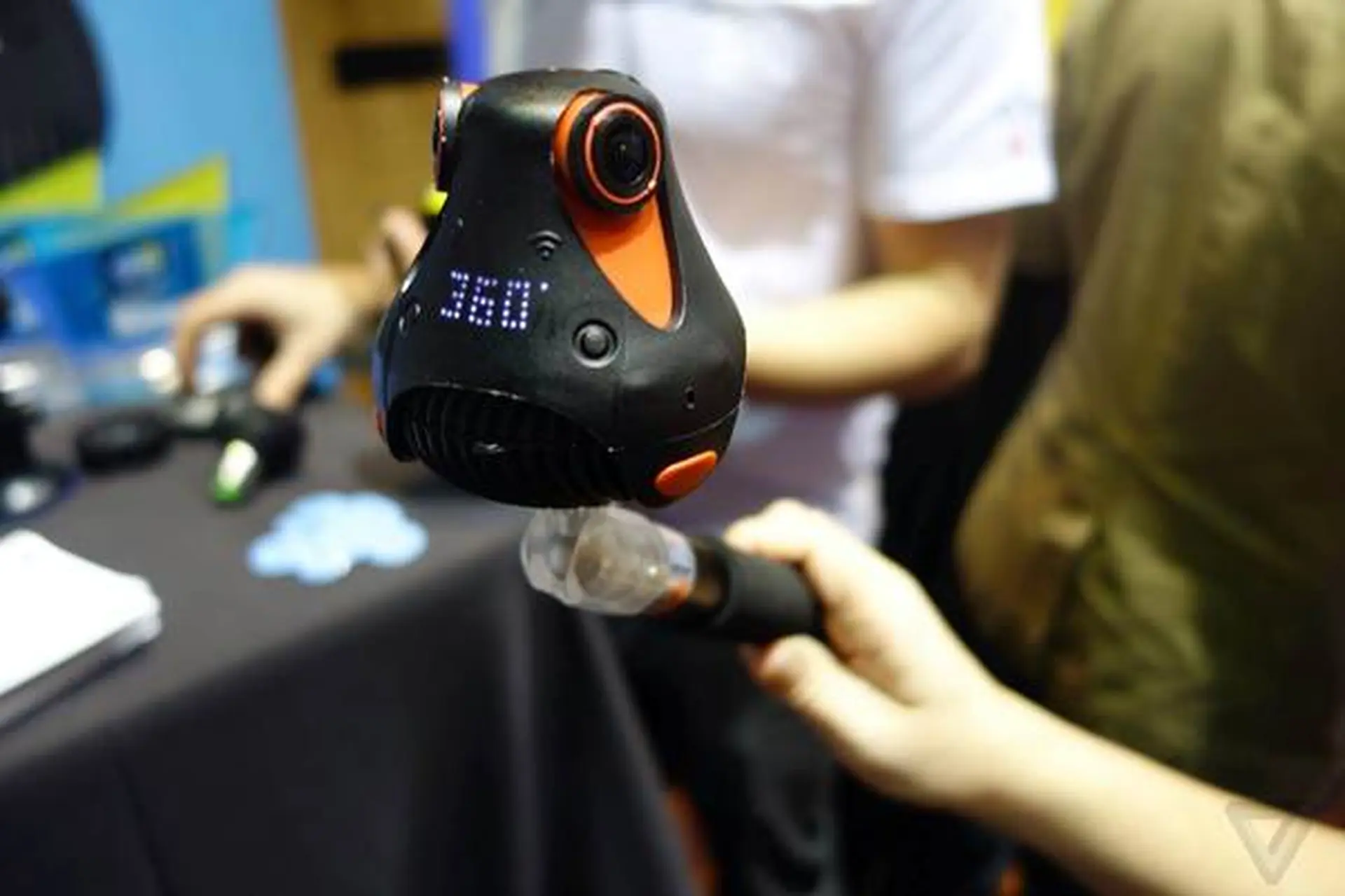YouTube bất ngờ mở tính năng xem video vô cùng độc đáo 360-Degree