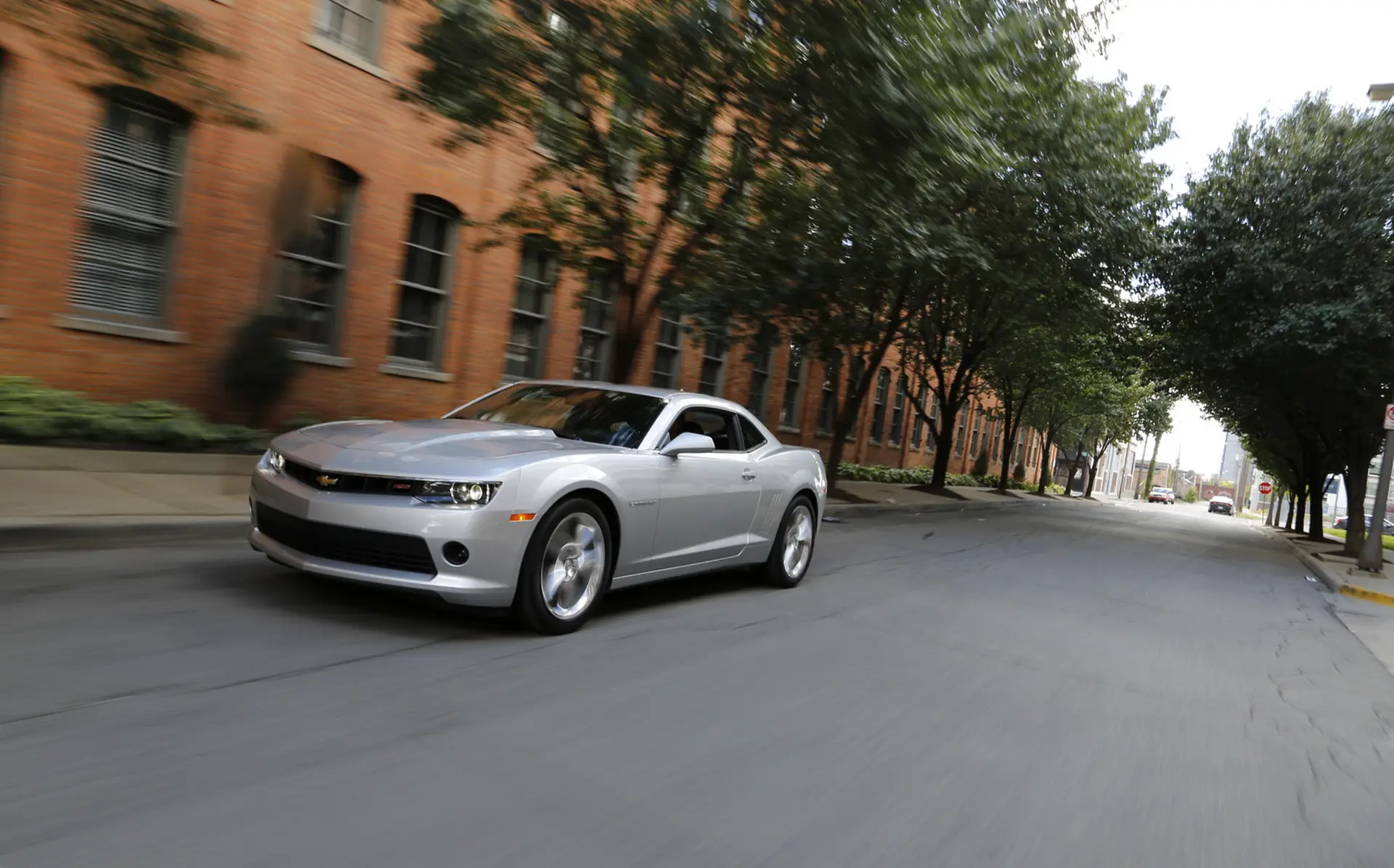 Chevrolet Camaro 2016 sẽ được công bố vào 16 tháng 5