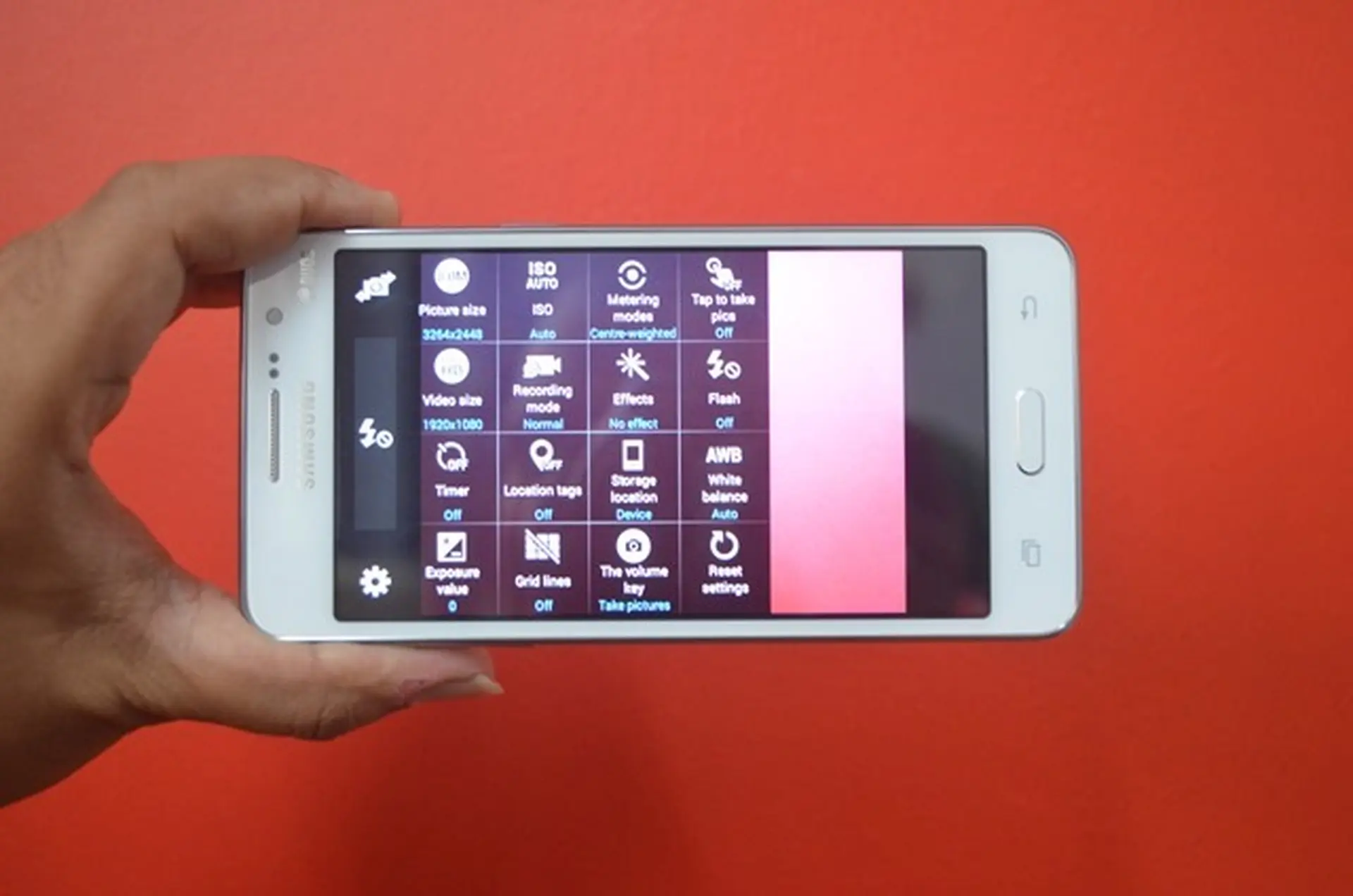 So sánh Samsung Galaxy Grand Prime và OPPO Mirror 3: Về hiệu năng, camera và thời lượng pin 