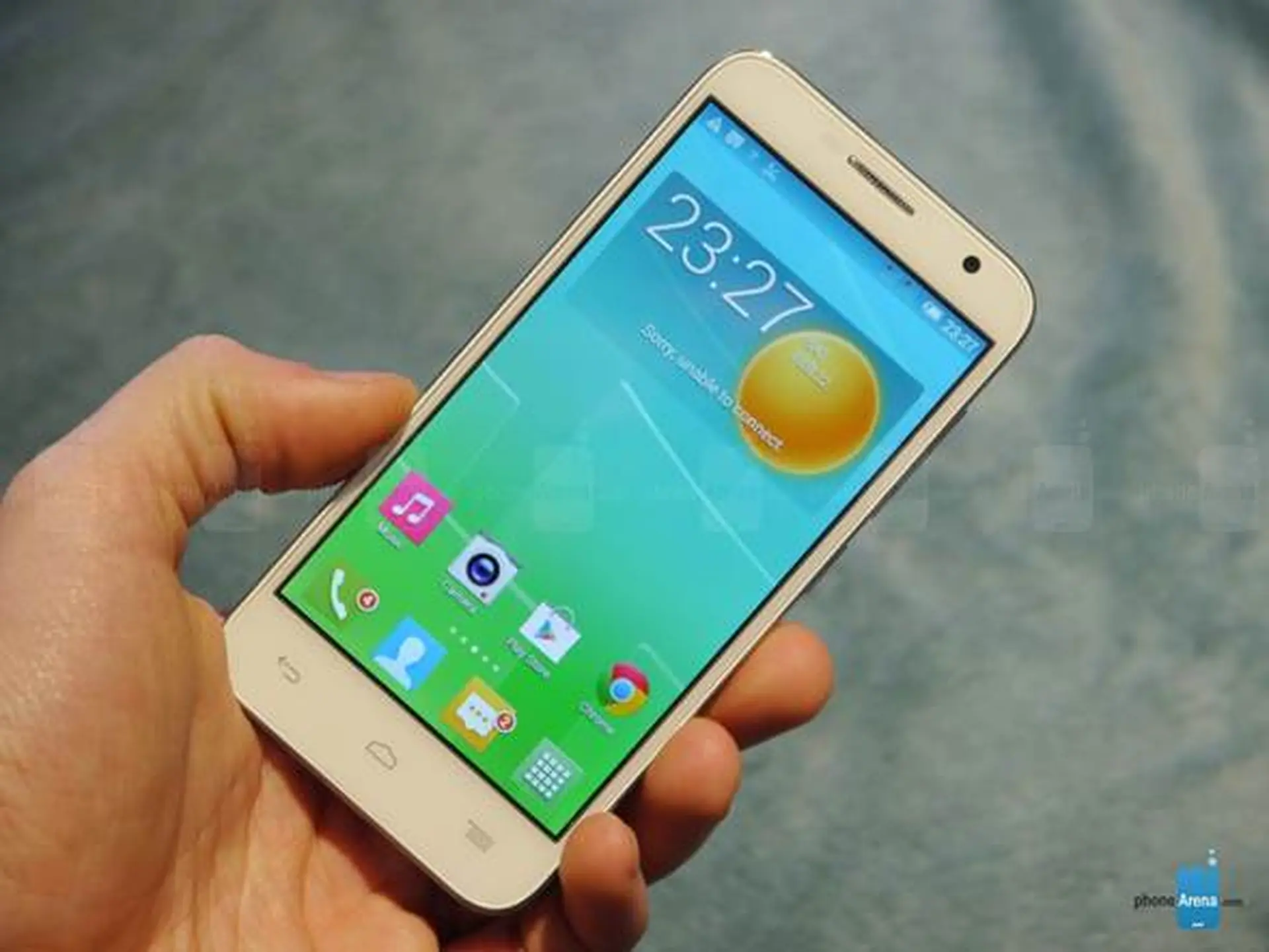 Alcatel OneTouch Idol 2 Mini S smartphone siêu nhẹ cấu hình tầm trung