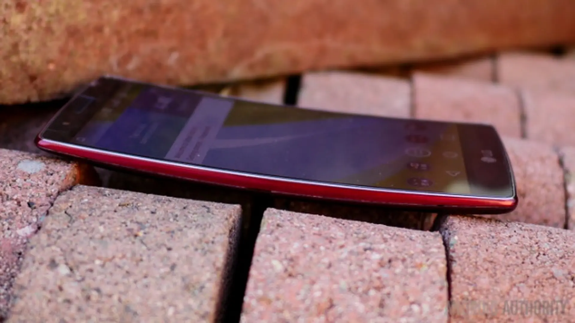 Đánh giá chi tiết LG G Flex 2 từ A-Z: Thiết kế và màn hình hiển thị