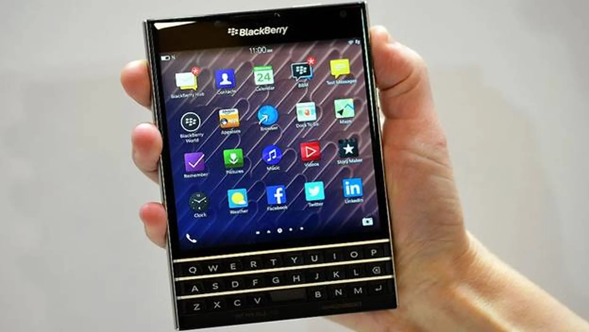 John Chen có thể sẽ quyết định biến BackBerry thành một công ty phần mềm? 