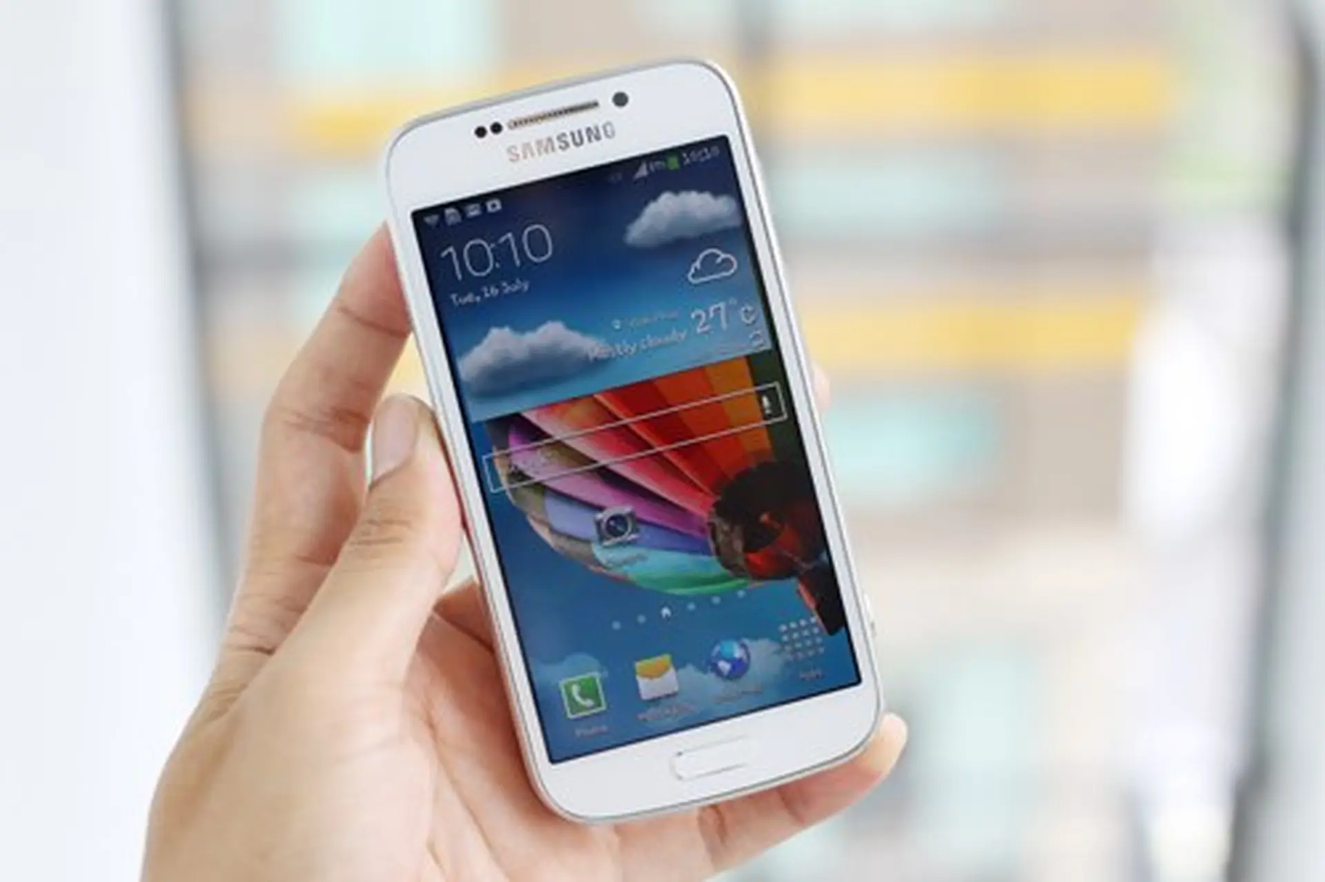 Đánh giá điện thoại Samsung Galaxy S4 Zoom: Thiết kế và màn hình