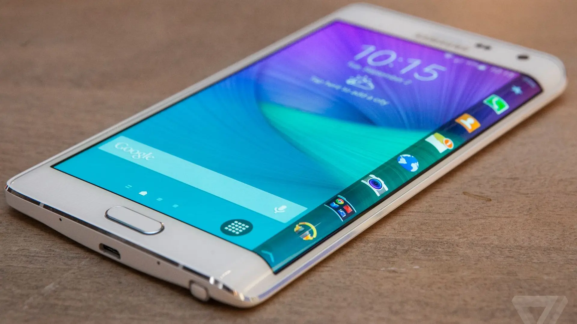 Điểm danh những tiện ích từ màn hình cong của Galaxy Note Edge