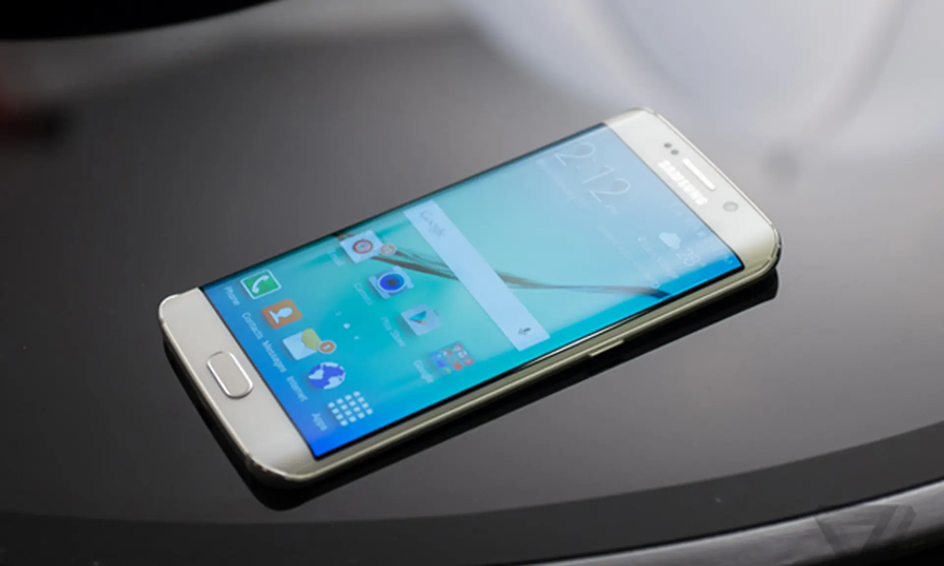 Doanh nhân nên chọn Samsung Galaxy S6 hay Galaxy S6 Edge