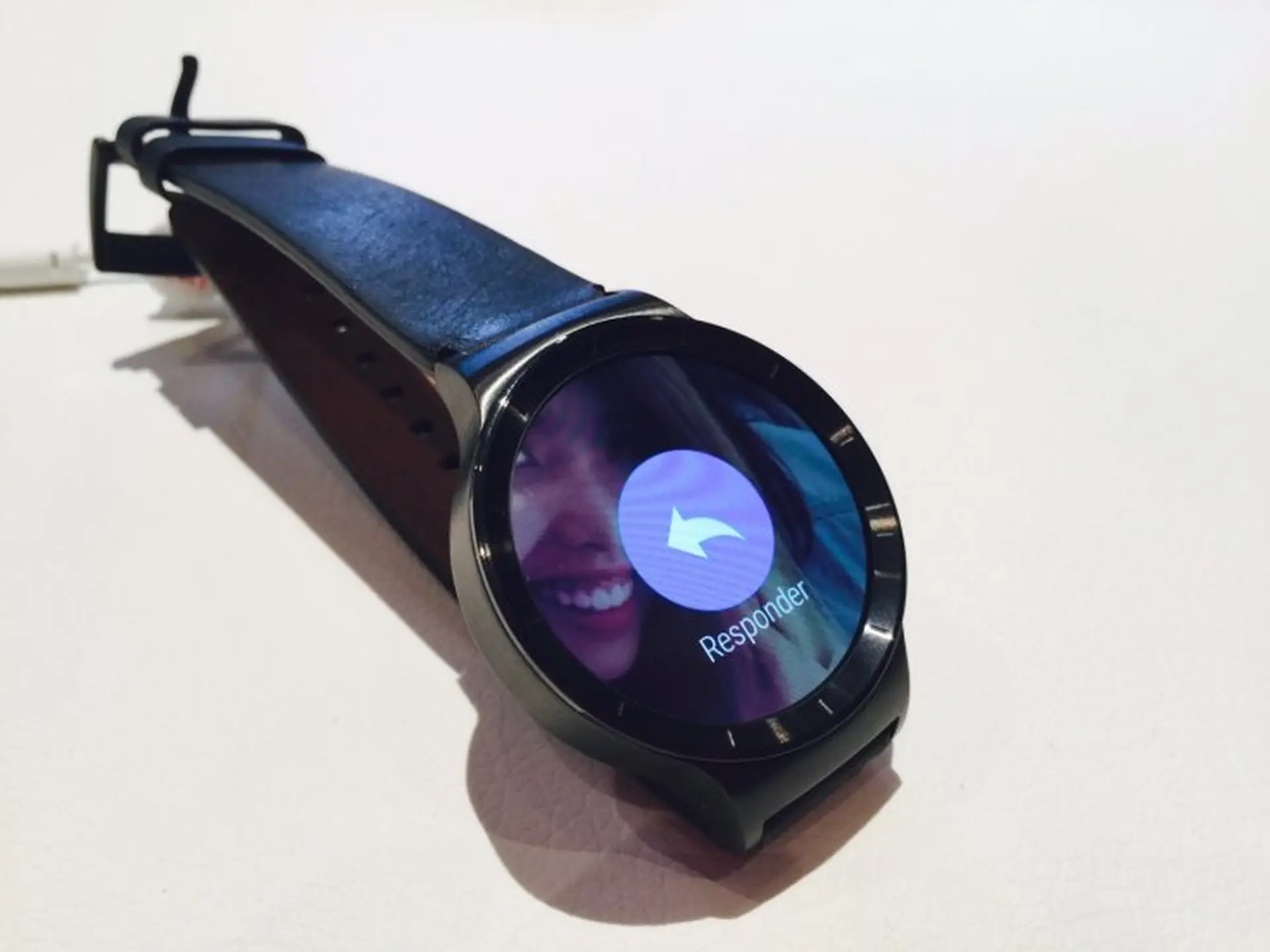 [MWC 2015] Trên tay Huawei Watch: smartwatch Android Wear tốt nhất?