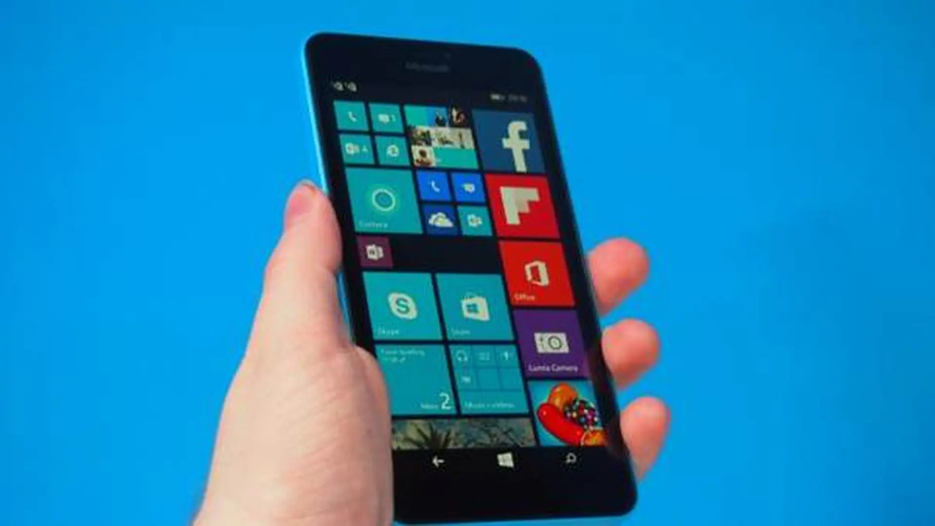 Trên tay chiếc smartphone Microsoft Lumia 640 XL