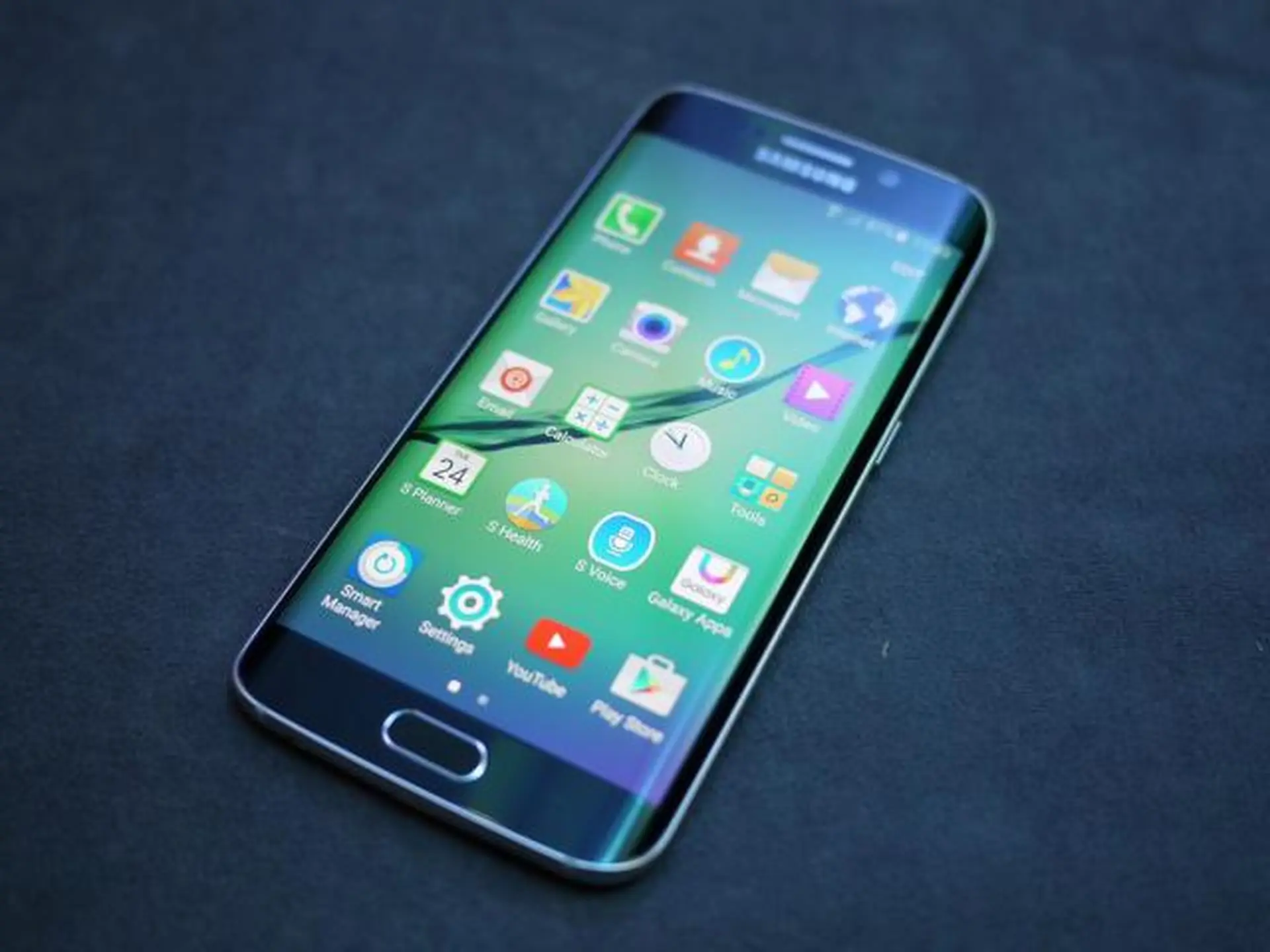 [MWC 2015] Trên tay Samsung Galaxy S6 Edge: thiết kế, màn hình và phần cứng
