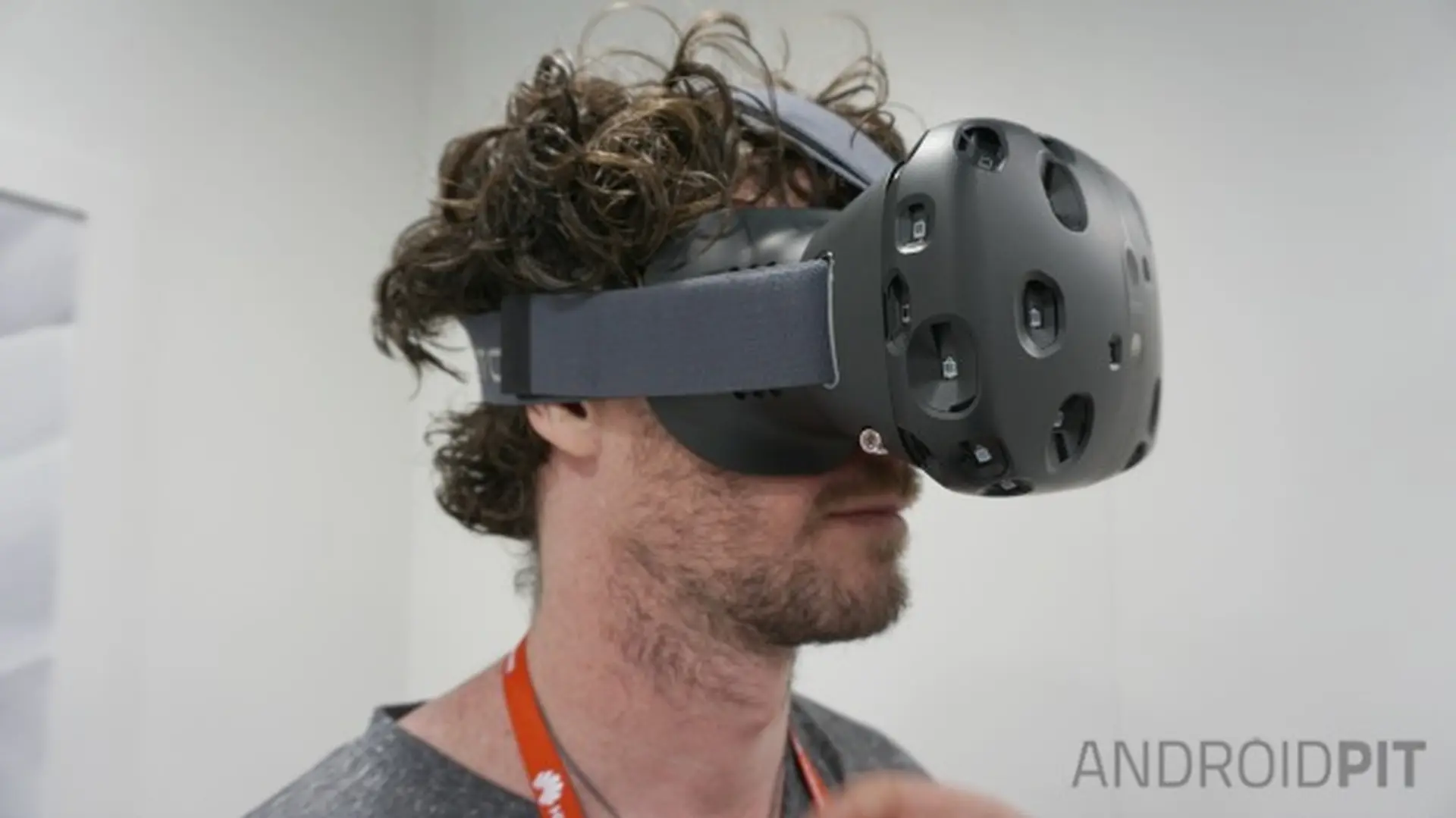 Đánh giá HTC Vive: Chiếc kính thực tế ảo mới nhất hiện nay