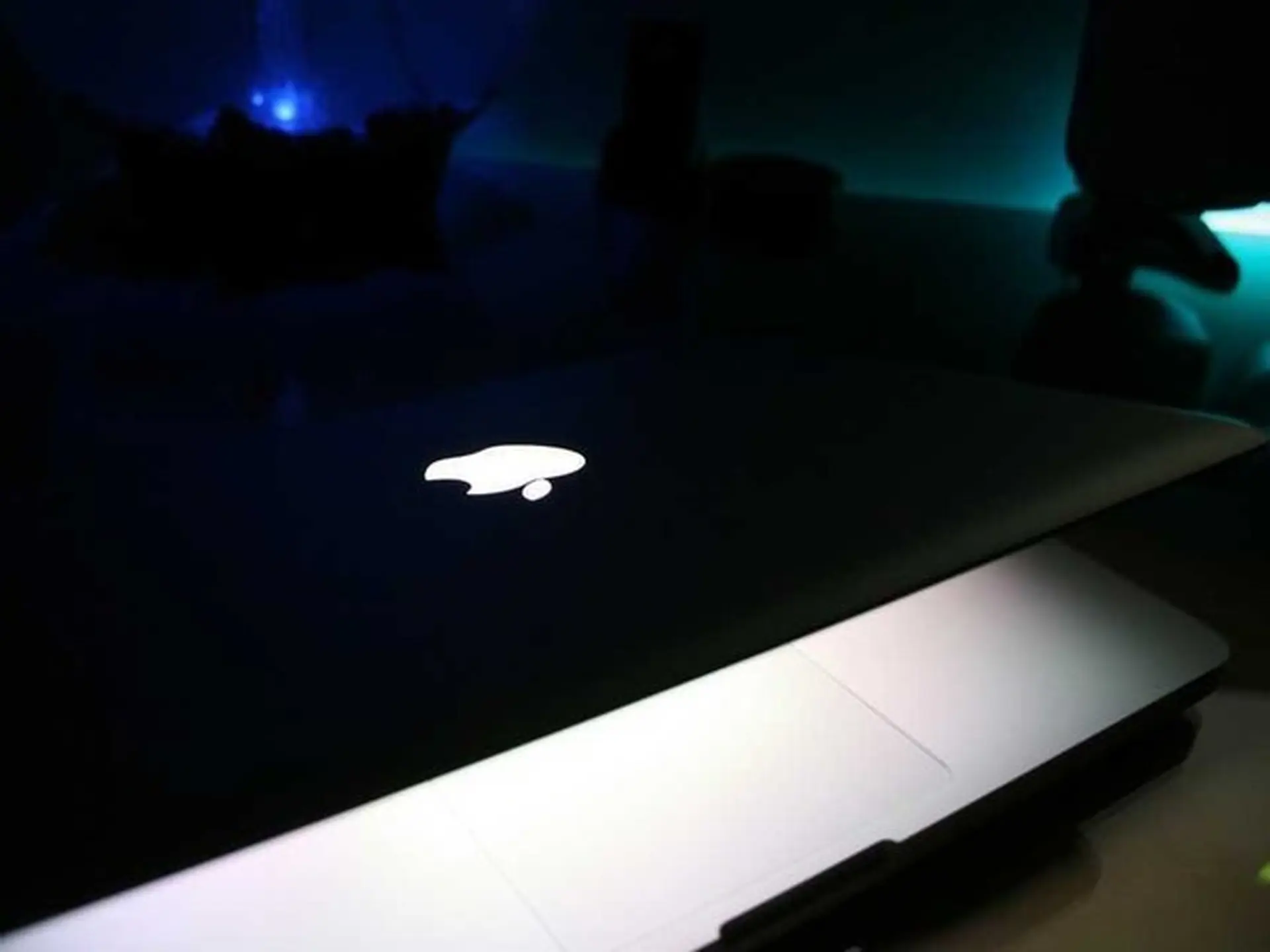 Tại sao Apple không công bố những thay đổi nhỏ trên thiết bị của mình