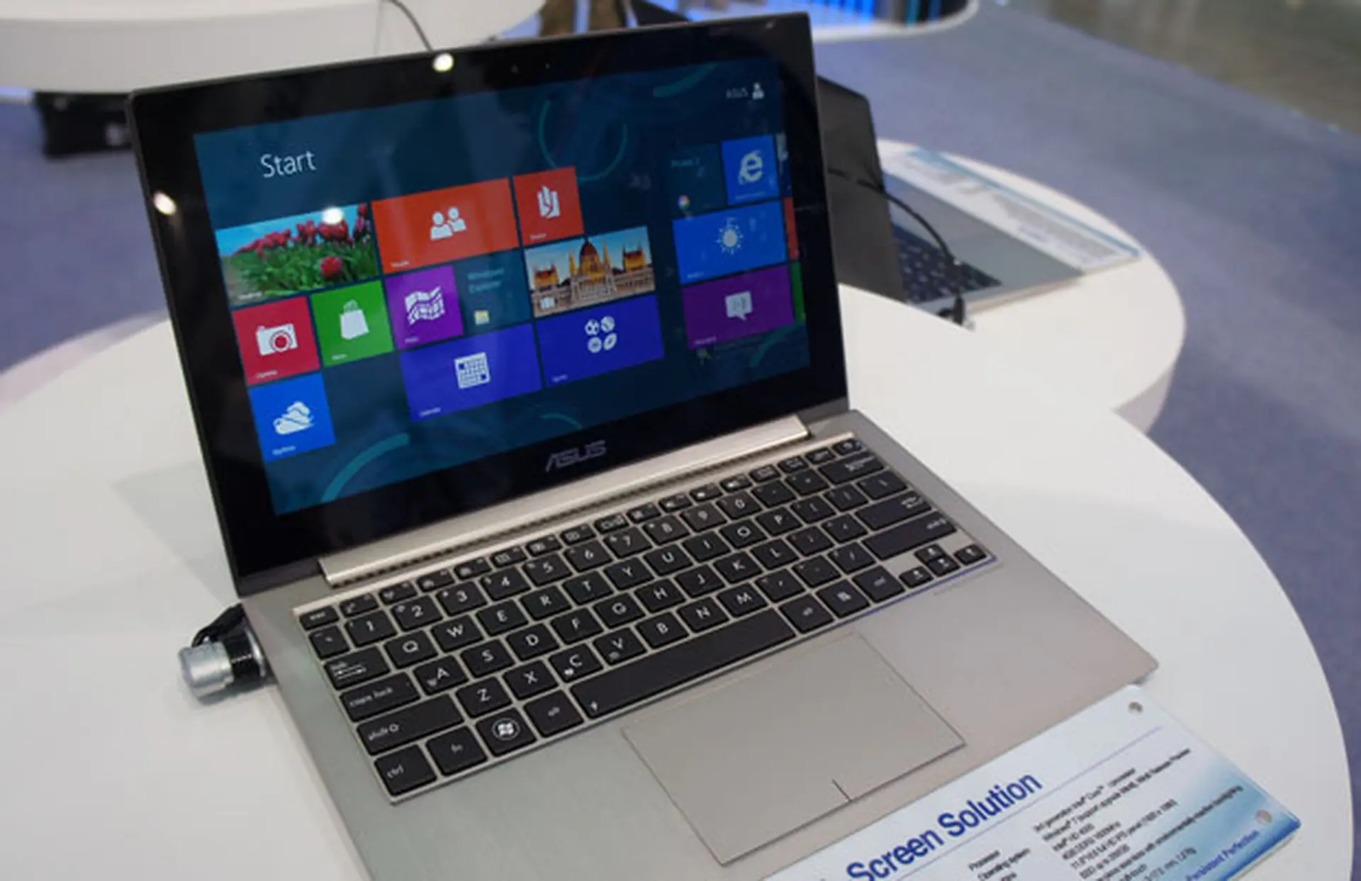 Asus Zenbook Prime UX21A chiếc laptop mạnh mẽ cho người dùng