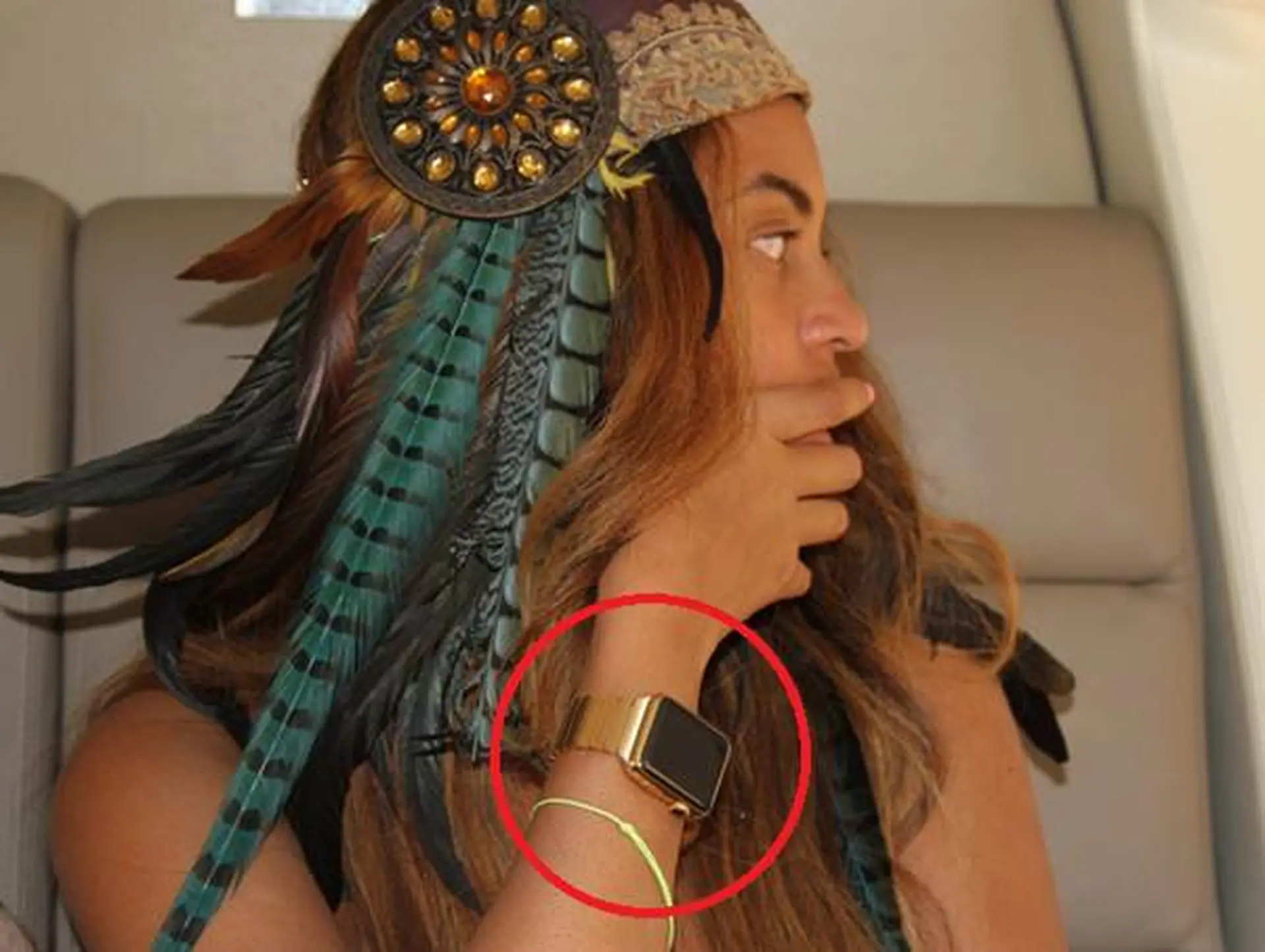 Ưu đãi cực lớn dành cho người nổi tiếng: phiên bản Apple Watch Edition dây vàng