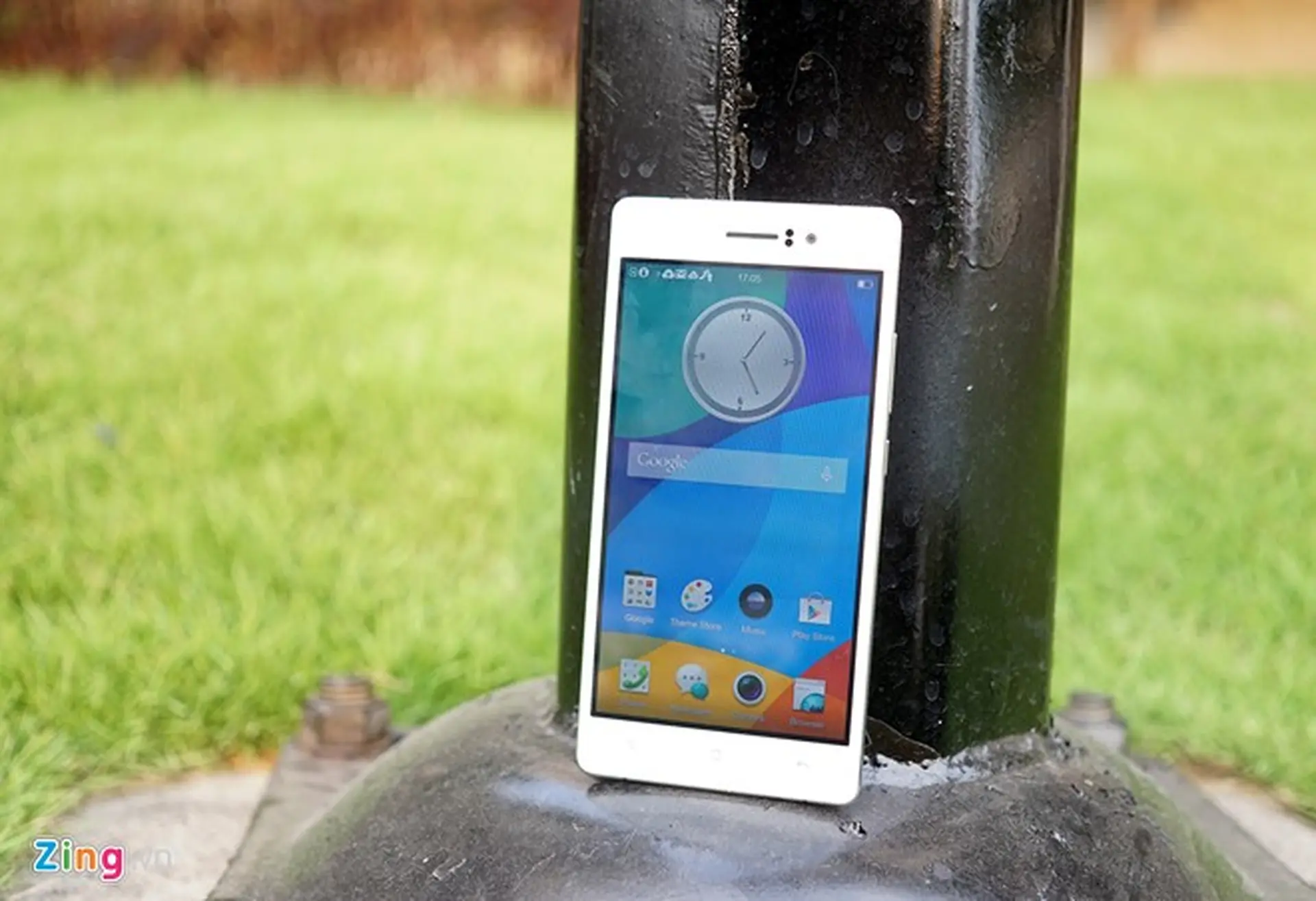 Oppo R5 siêu mỏng nhưng vẫn cứng cáp