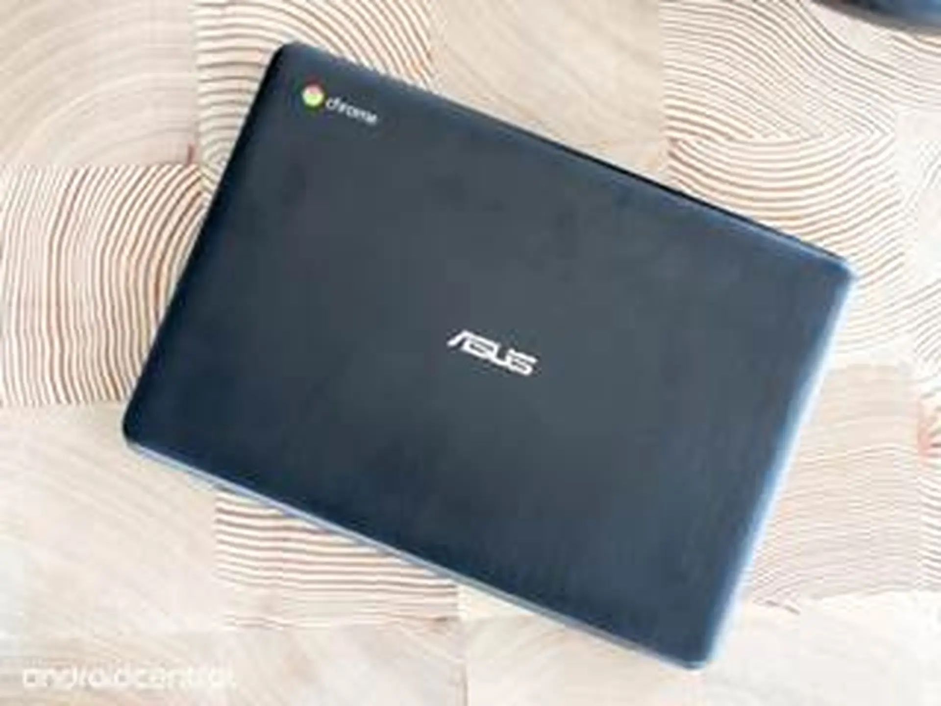 Đánh giá laptop giá “siêu rẻ” Asus Chromebook C300