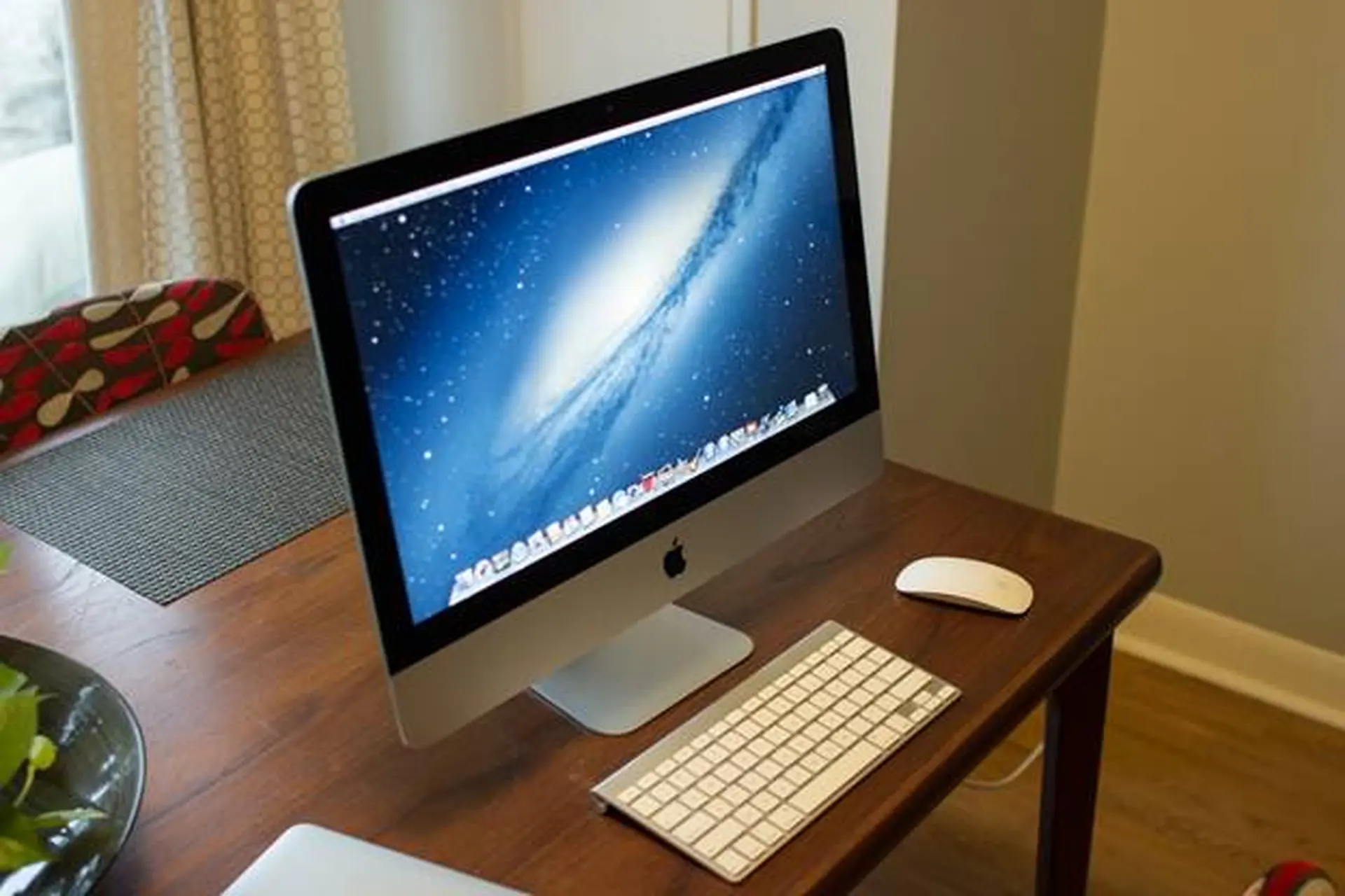Apple iMac, kẻ cũ chưa đi người mới đã tới
