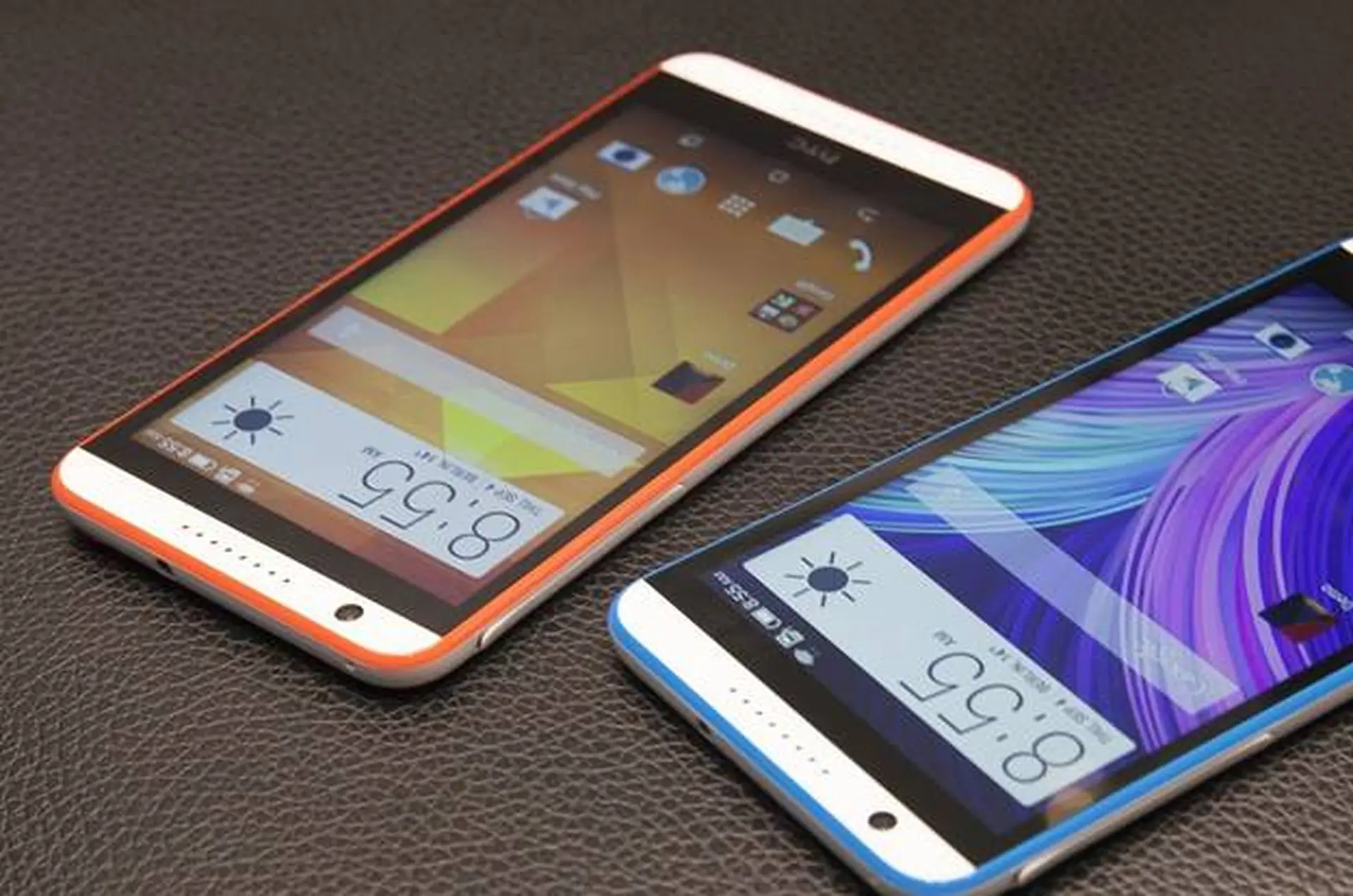 HTC Desire 820Q smartphone phong cách phối màu đậm chất cá tính