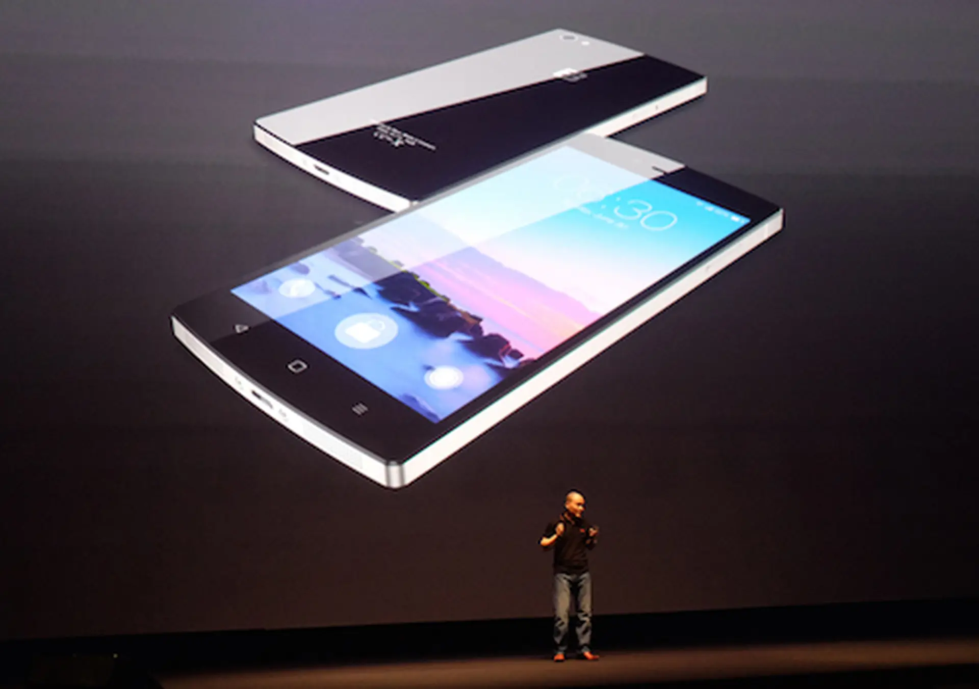 Bphone đang nóng hơn bao giờ hết