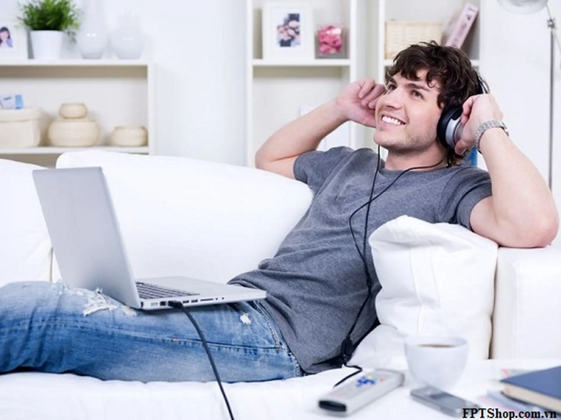 Thói quen xấu gây hại cho người dùng khi sử dụng laptop