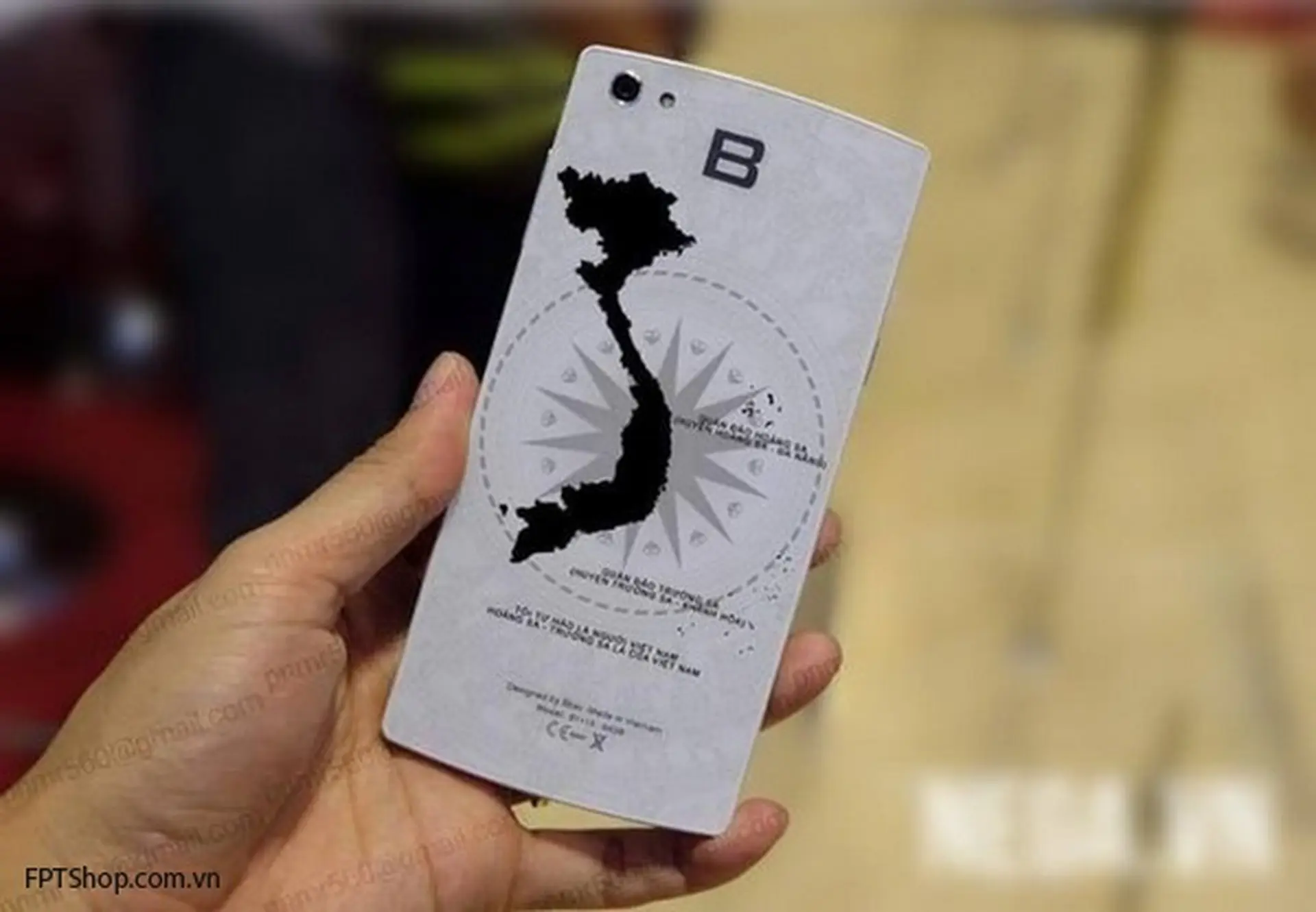Bphone với họa tiết bản đồ Việt Nam và trống đồng “chỉ là concept của người yêu nước”