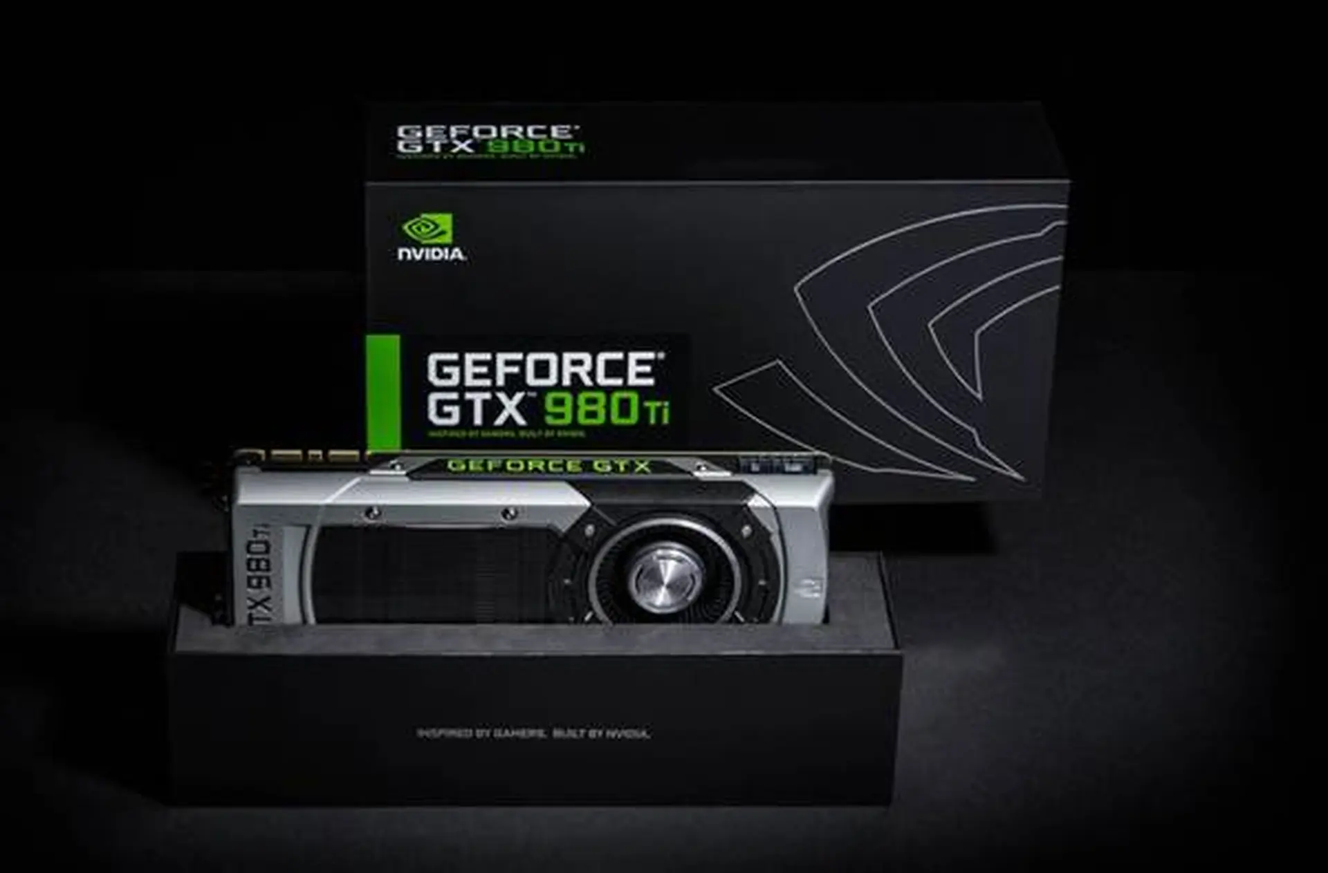NVIDIA GTX 980 Ti với khả năng hiển thị hình ảnh 4K và chơi game thực tế ảo