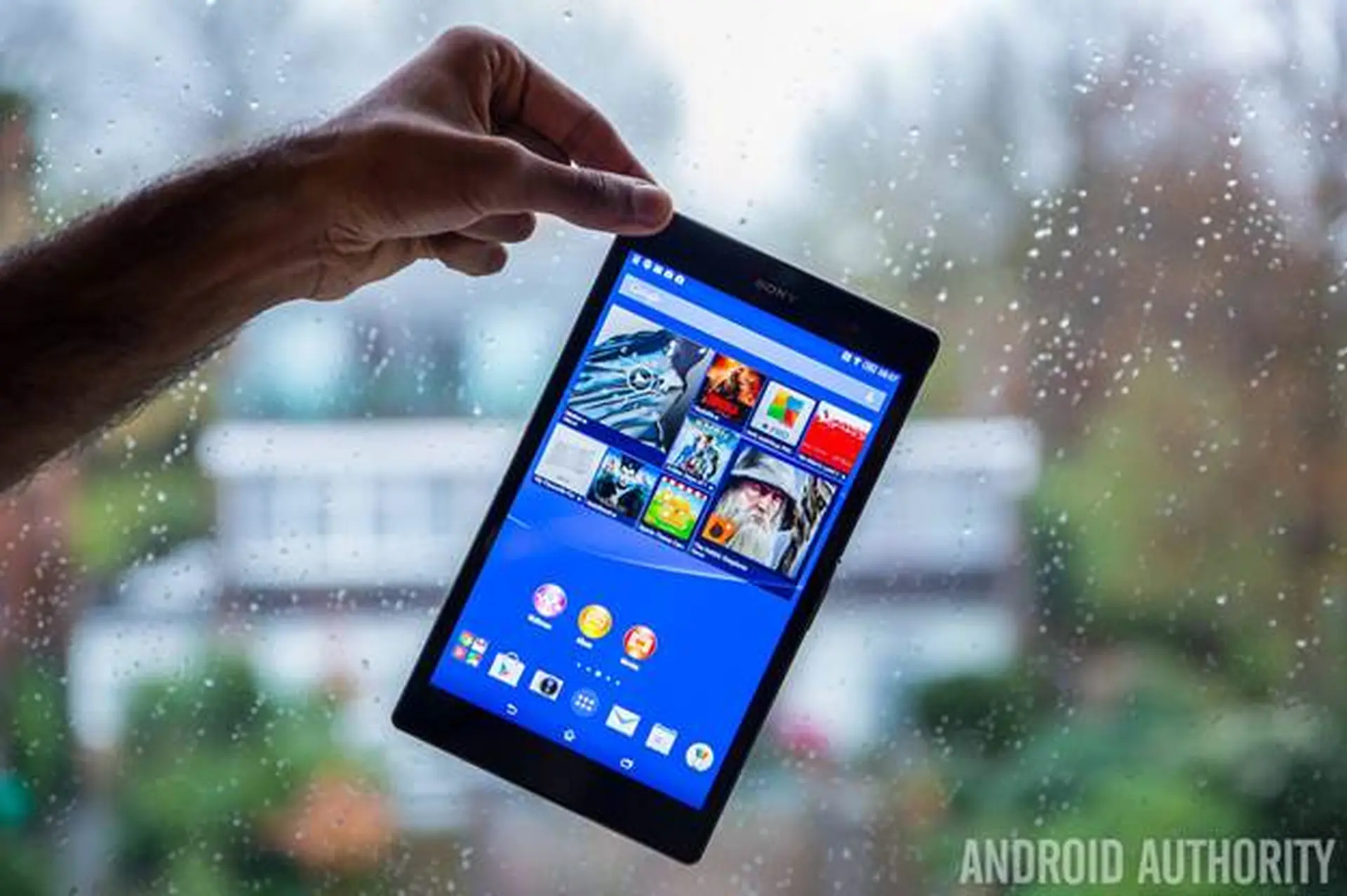 So sánh Google Nexus 9 với Sony Xperia Z3 Tablet Compact: Về phần mềm, hiệu năng và camera