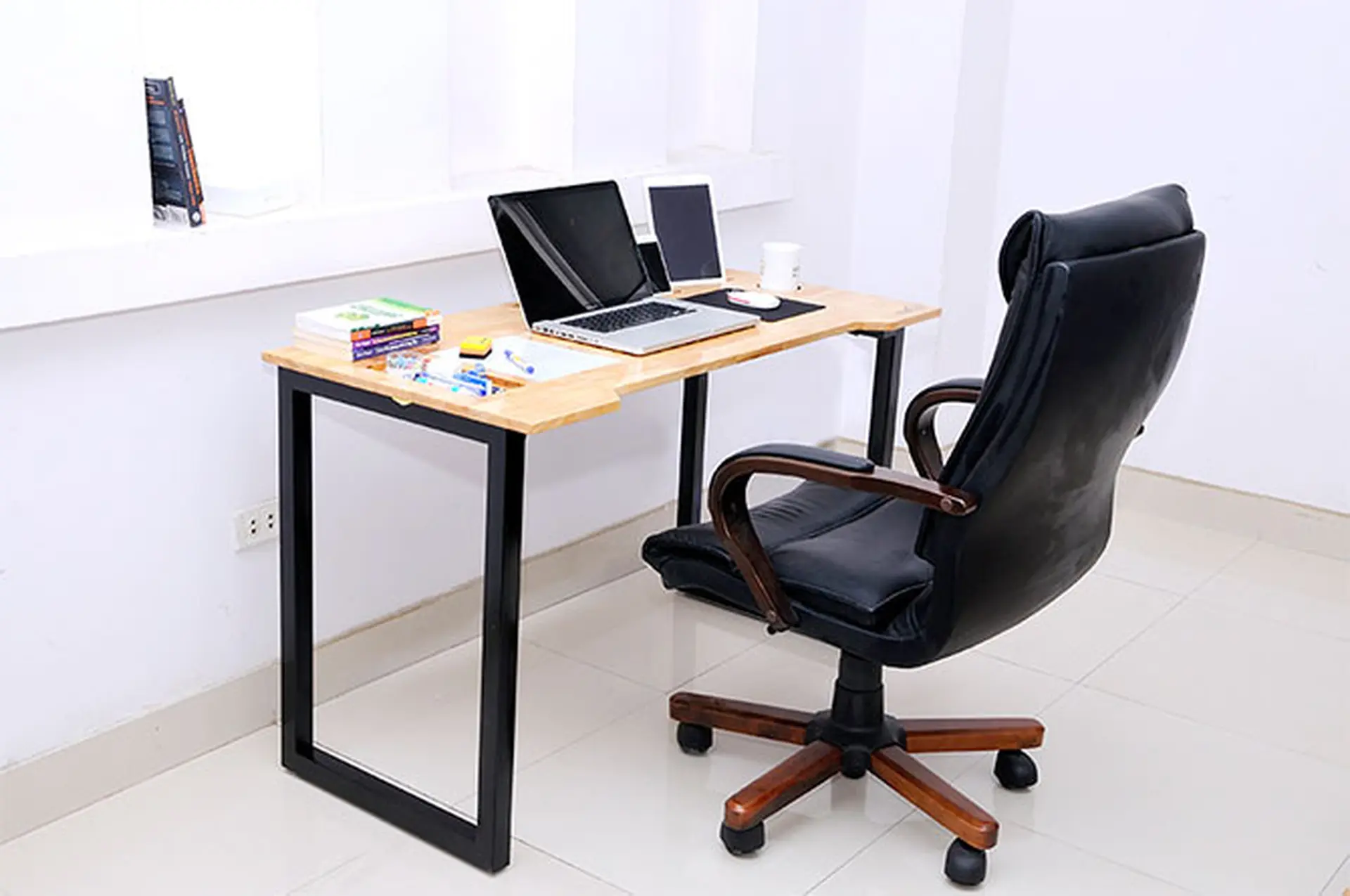 zDesk bàn gấp độc đáo cho người mê công nghệ