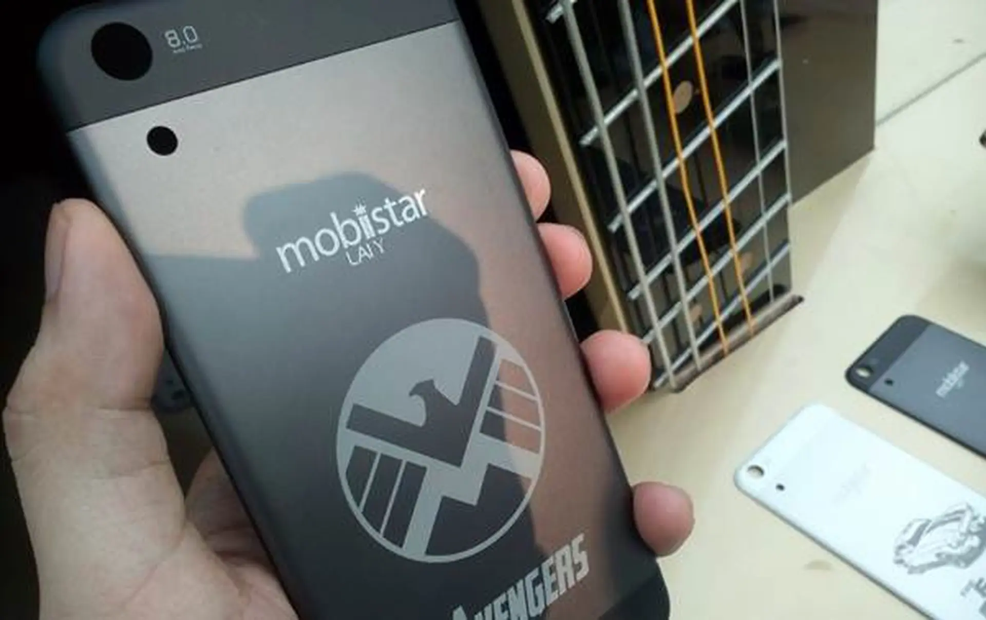 Trên tay Mobiistar Lai Y – Smartphone hiện đại, điêu khắc “hình xăm” cá tính