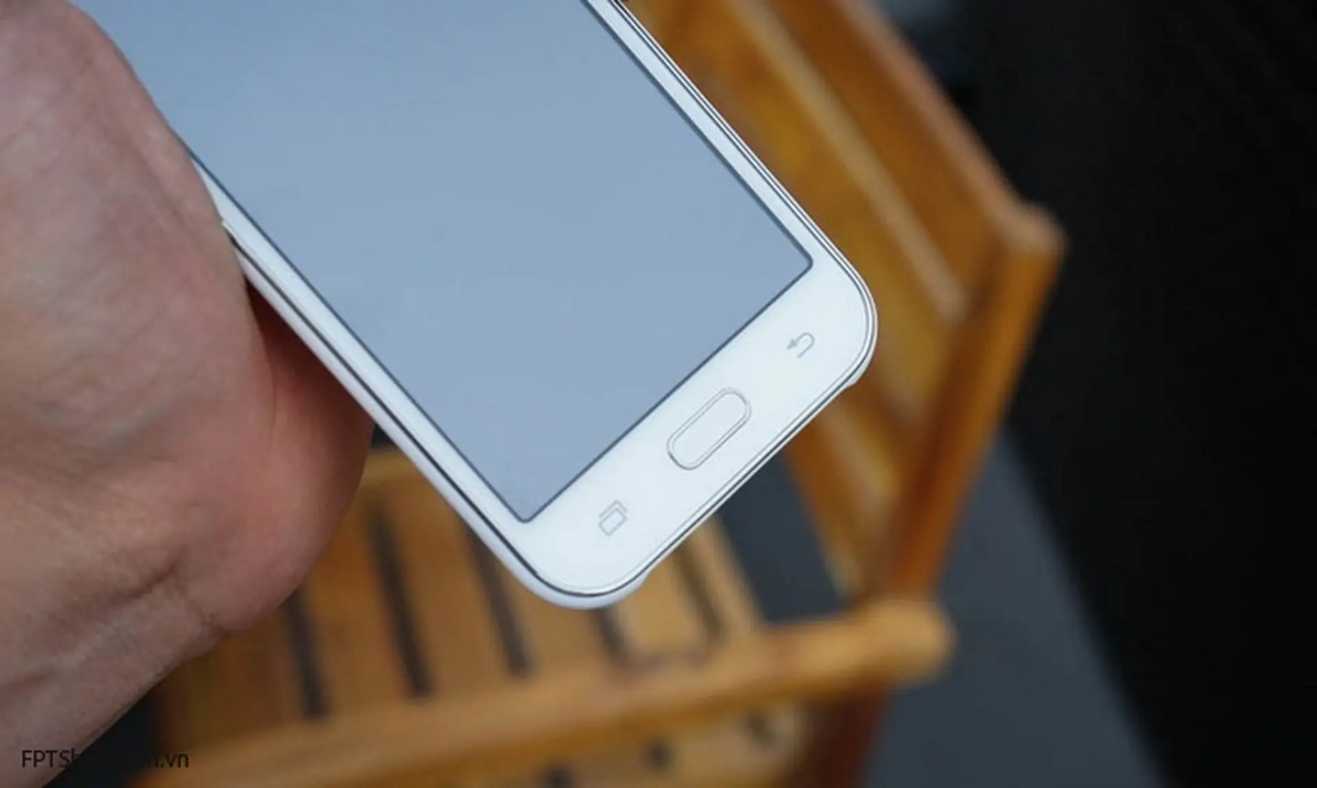 Samsung giới thiệu Galaxy J nhắm vào thị trường tầm trung