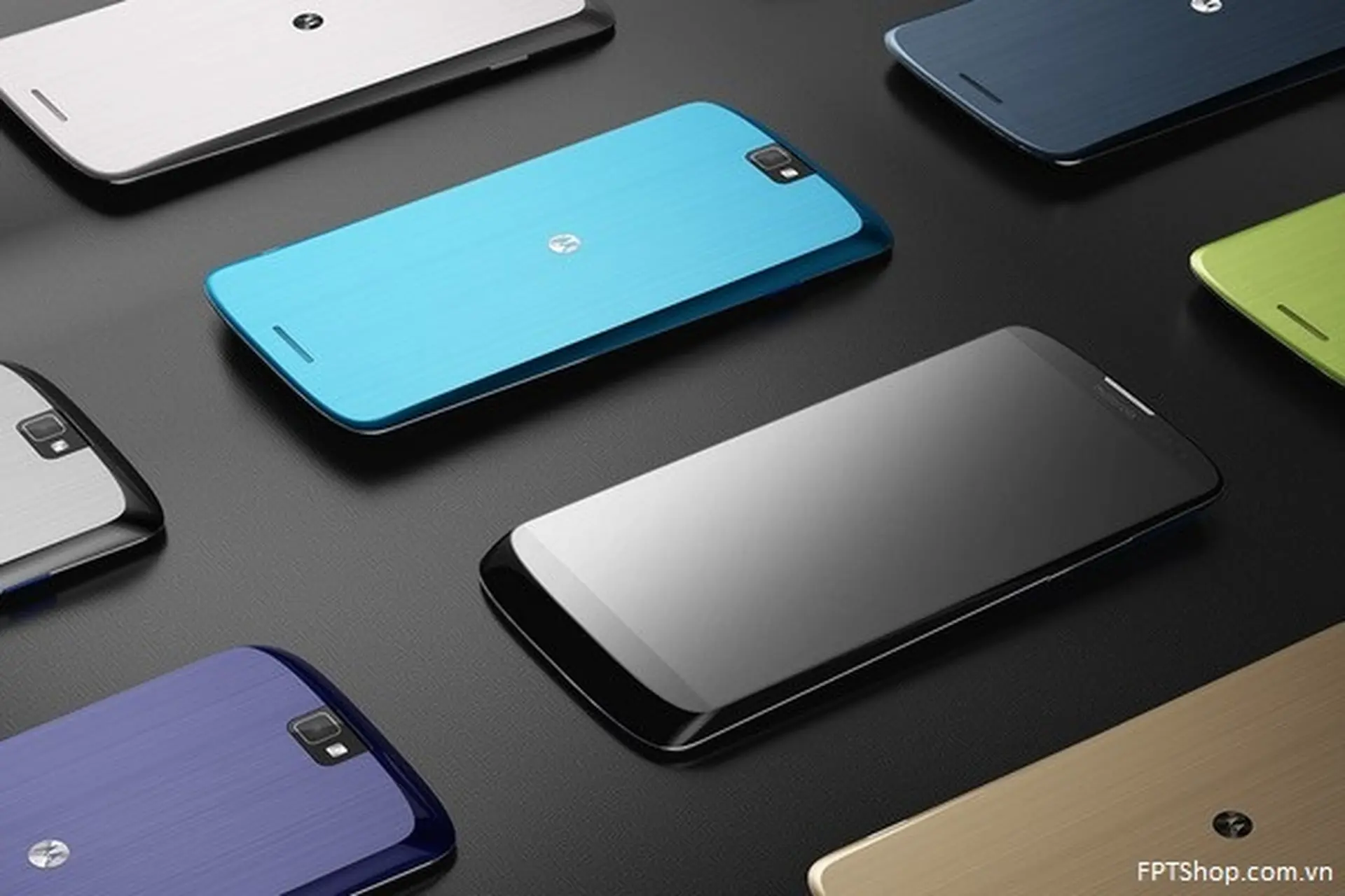Chiêm ngưỡng smartphone Motorola Edge đẹp đến lạ kỳ