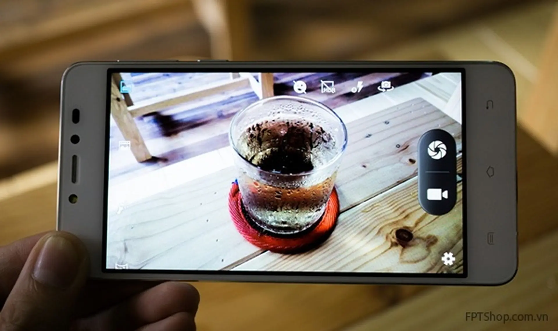 Đánh giá chi tiết smartphone Q GLAM: camera, giao diện phần mềm, pin