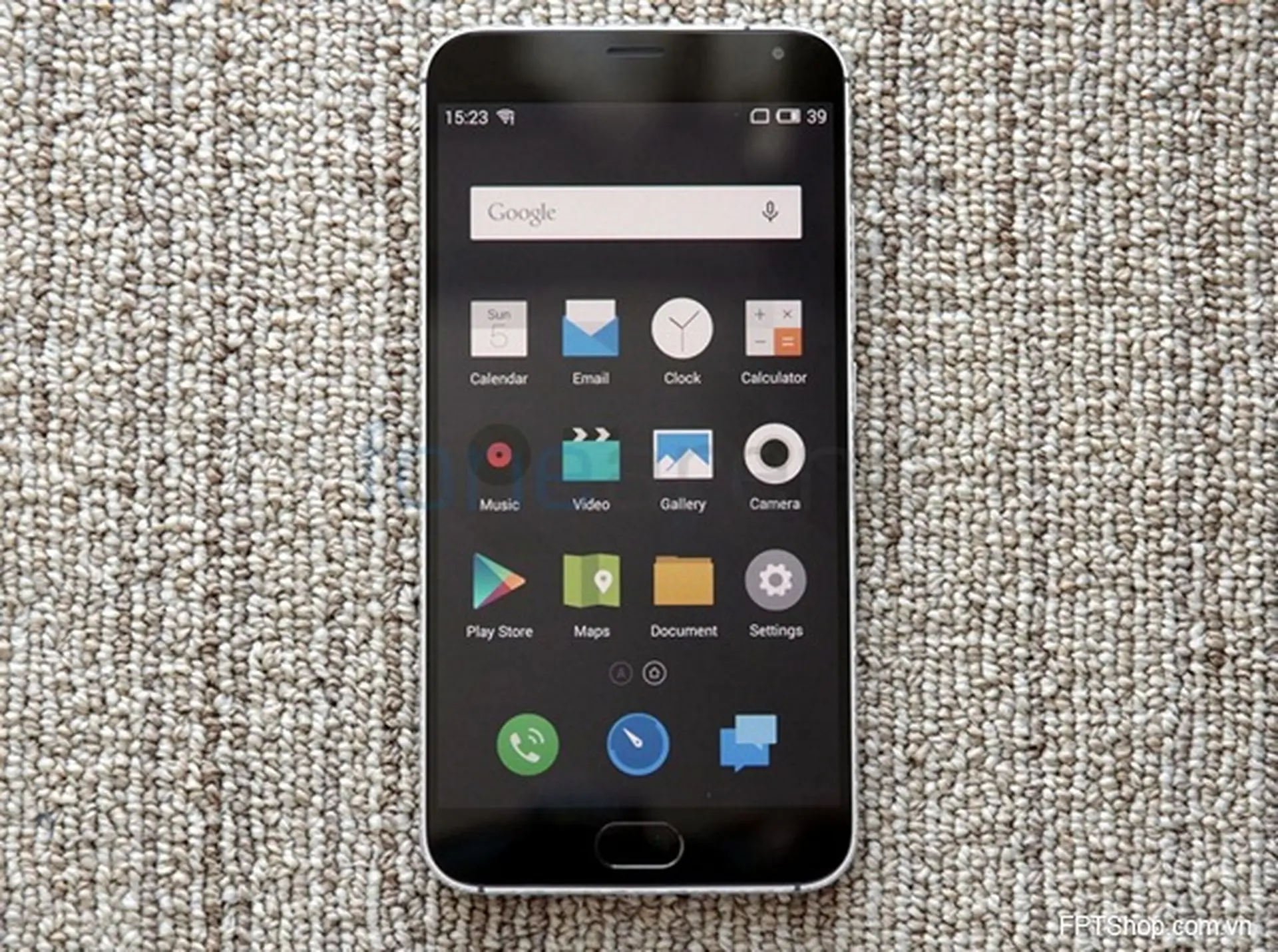 Meizu MX5 khoe dáng siêu mỏng quyến rũ trên từng đường cong cơ thể