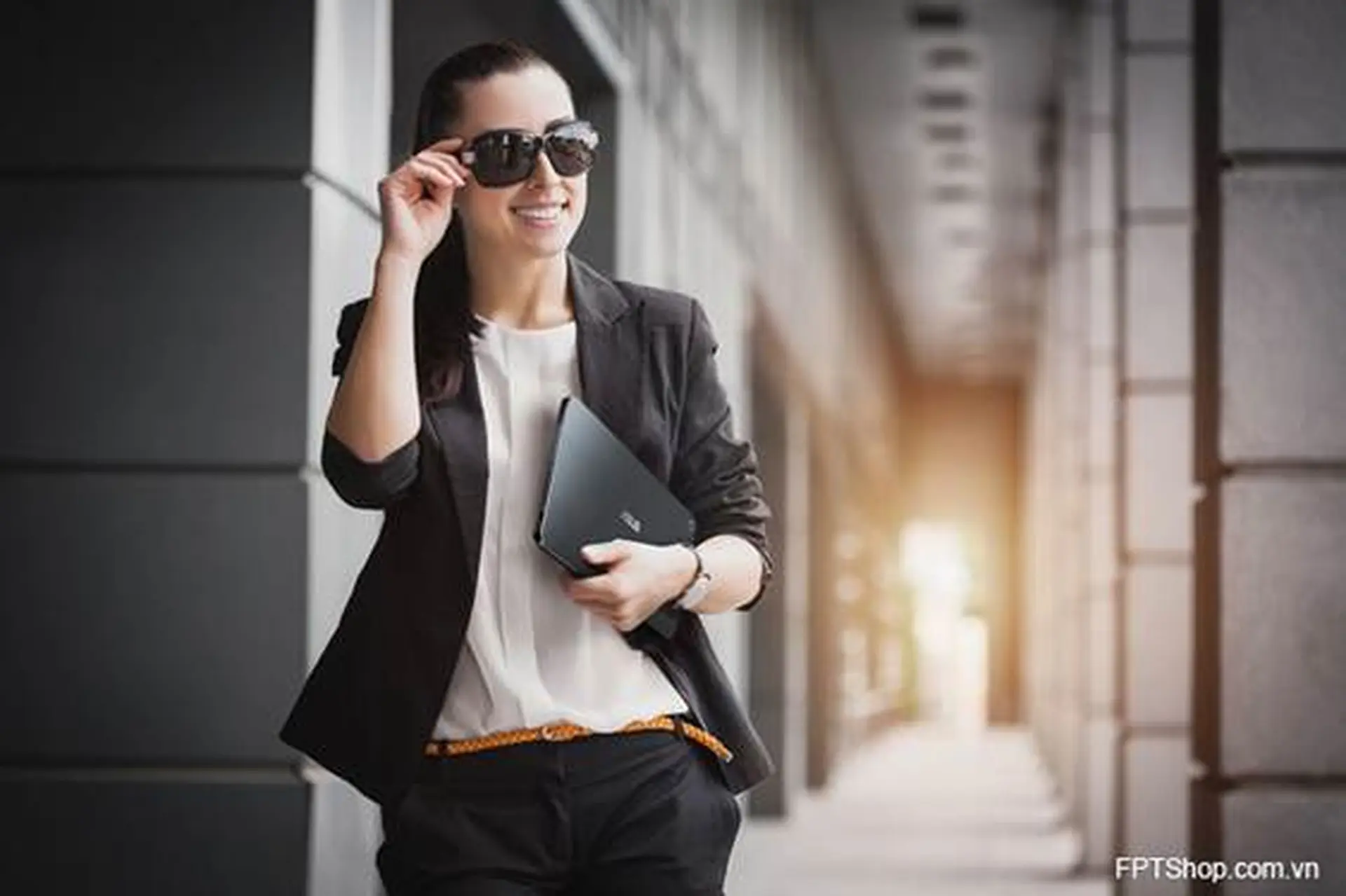 Máy tính lai Asus T300Chi FL076H – sang trọng và đầy quyến rũ