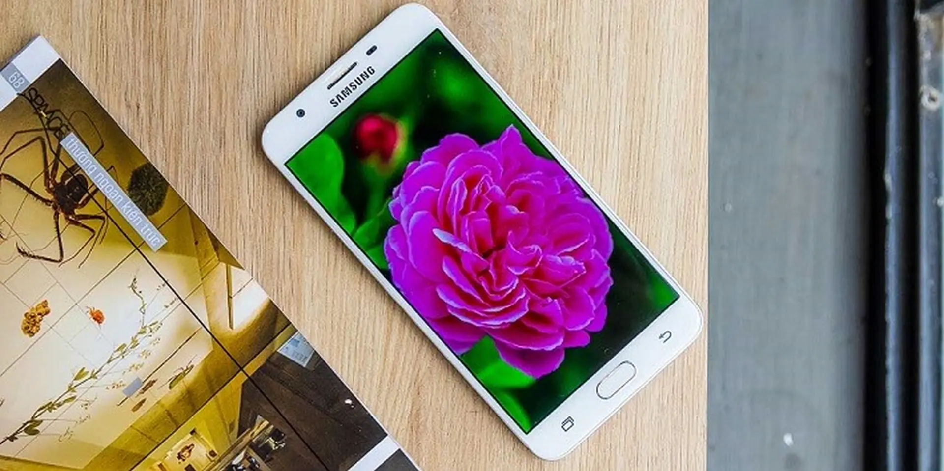 10 smartphone giá rẻ Samsung đang khuyến mãi "khủng" tại FPT Shop
